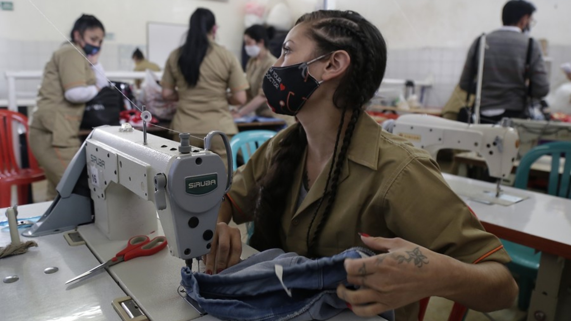 20 Mujeres Privadas De La Libertad Confeccionan Prendas Para Una Reconocida Tienda Colombiana 7638