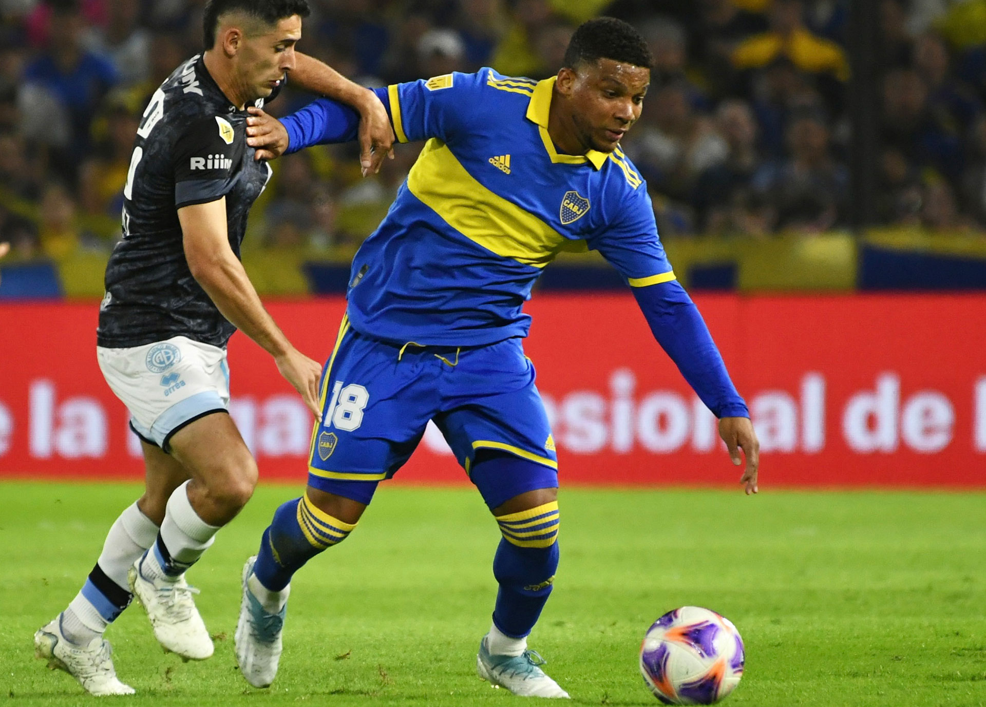 Frank Fabra regresó a la titularidad en Boca Juniors (Foto Baires Deportes)