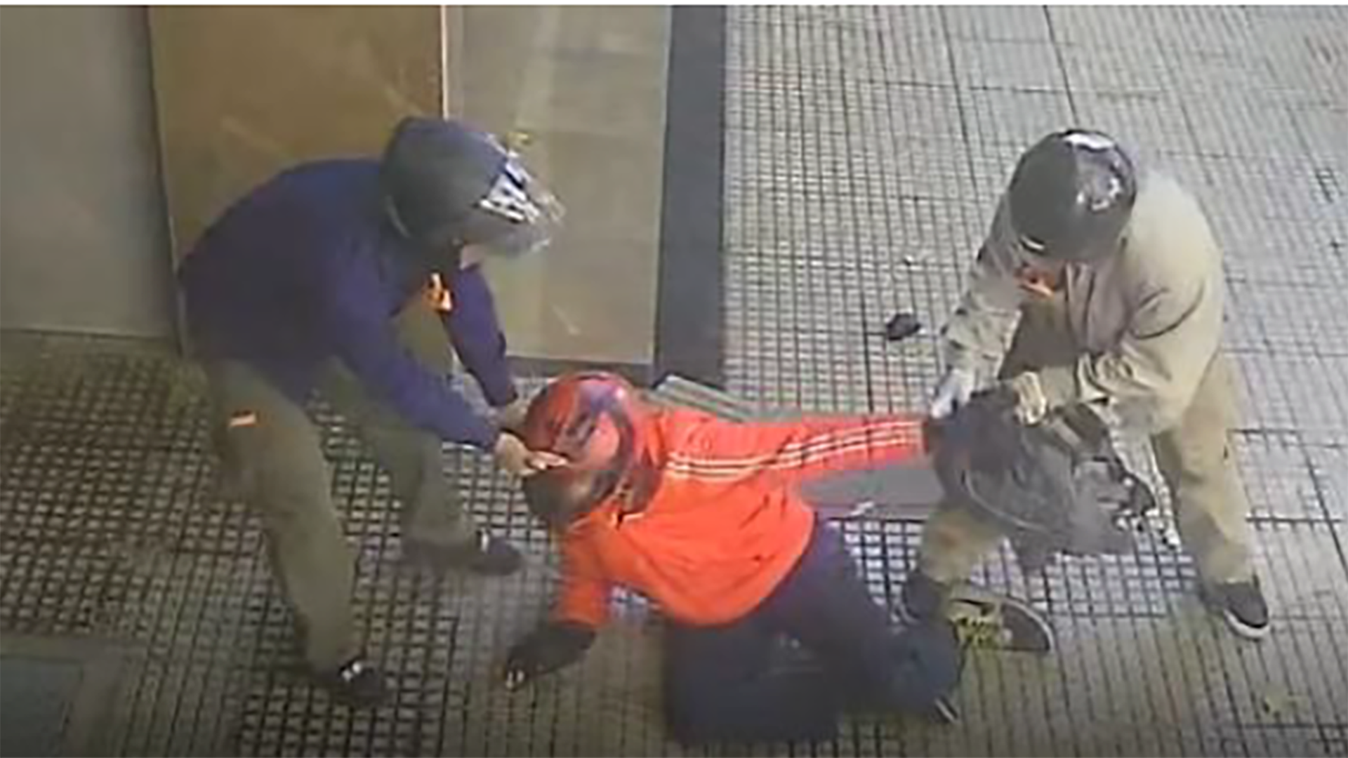 Los feroces asaltos de la mafia porte&ntilde;a de motochorros acusada de robar m&aacute;s de $120 millones en efectivo