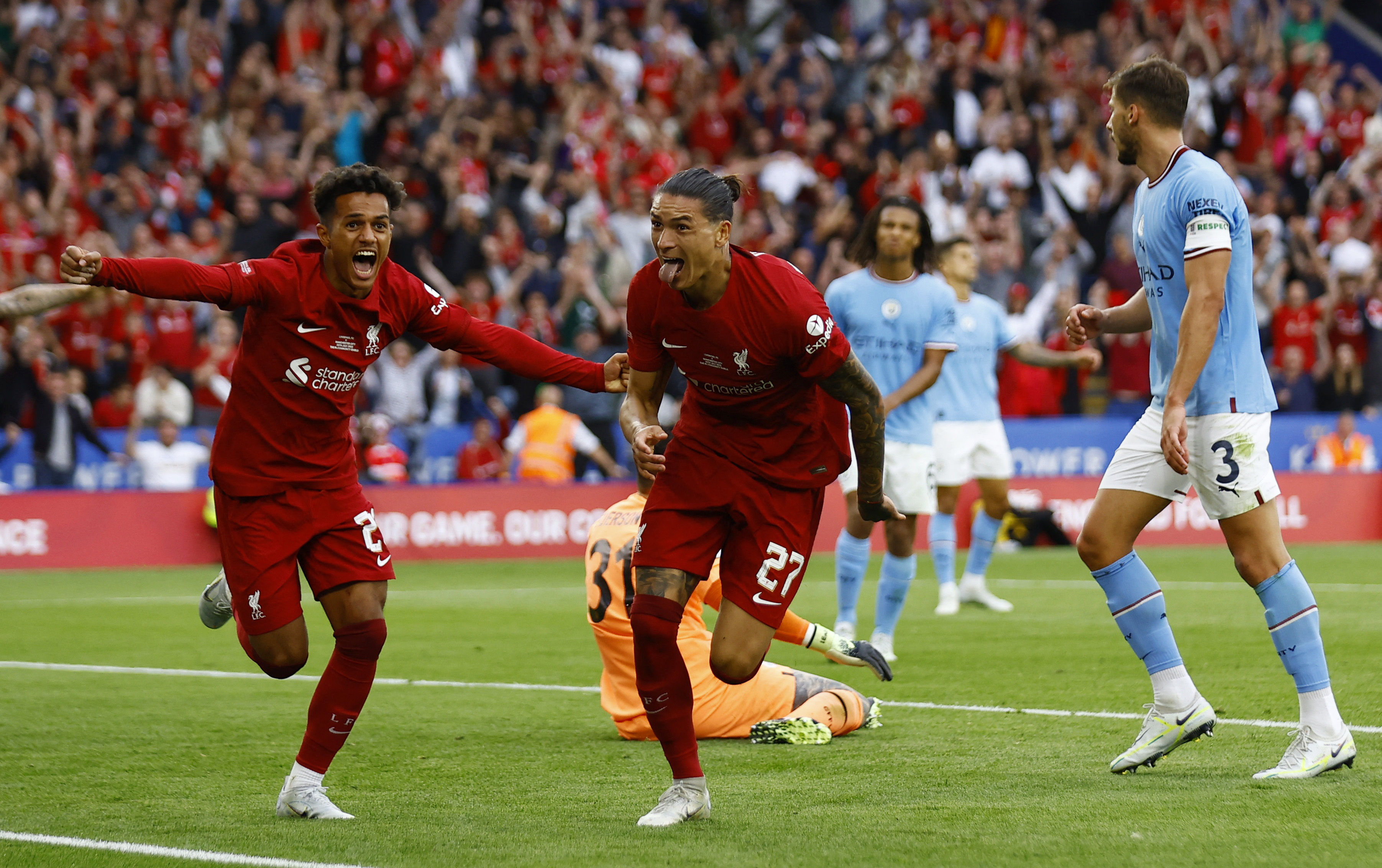 El uruguayo Darwin Núñez generó un penal y anotó un gol para impulsar al Liverpool a ganar la Community Shield (Foto: Reuters)