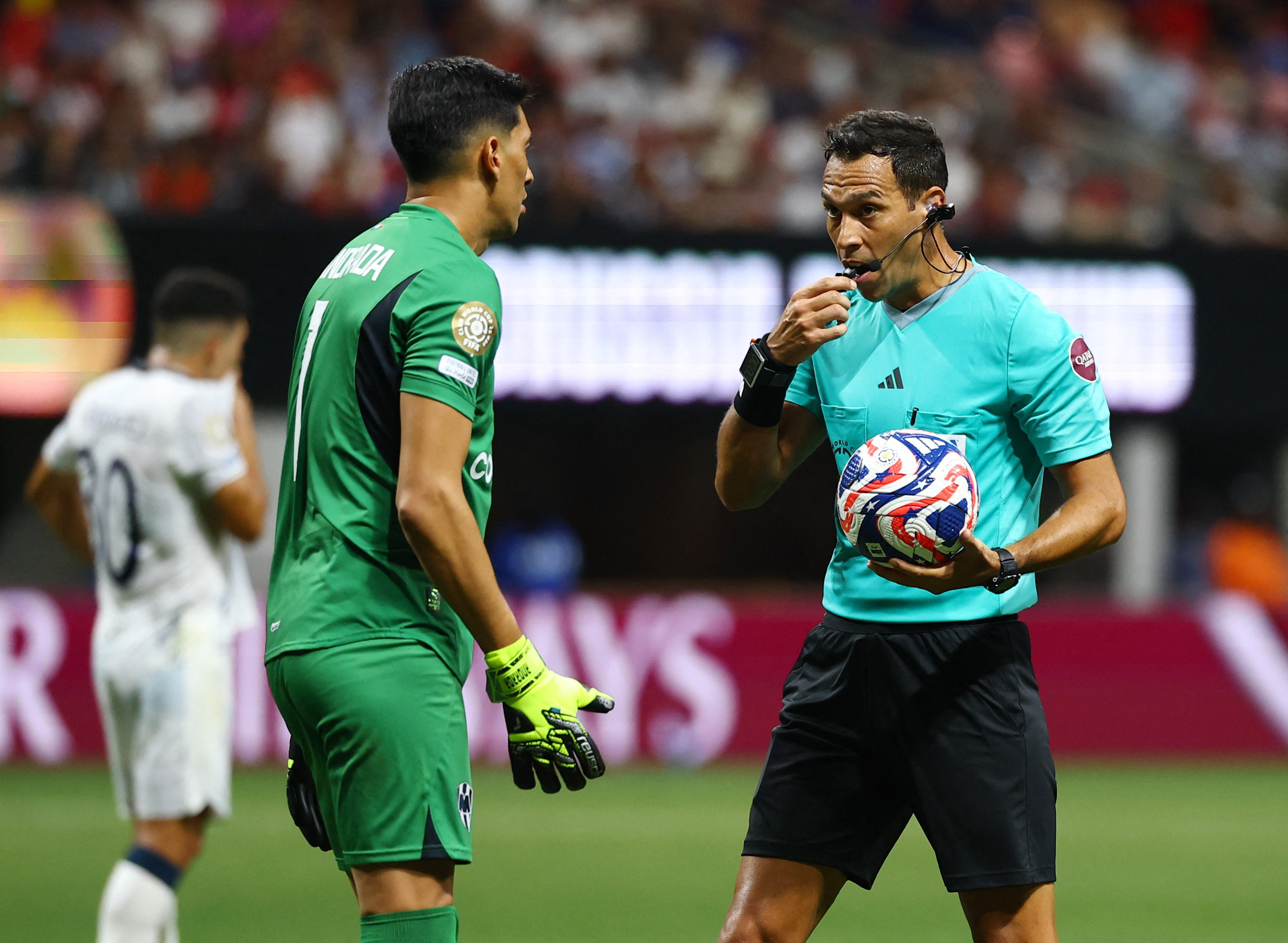 El momento en el que comenzó el incendio en el bar “Le Constellation” de la estación de esquí de Crans en Suiza
