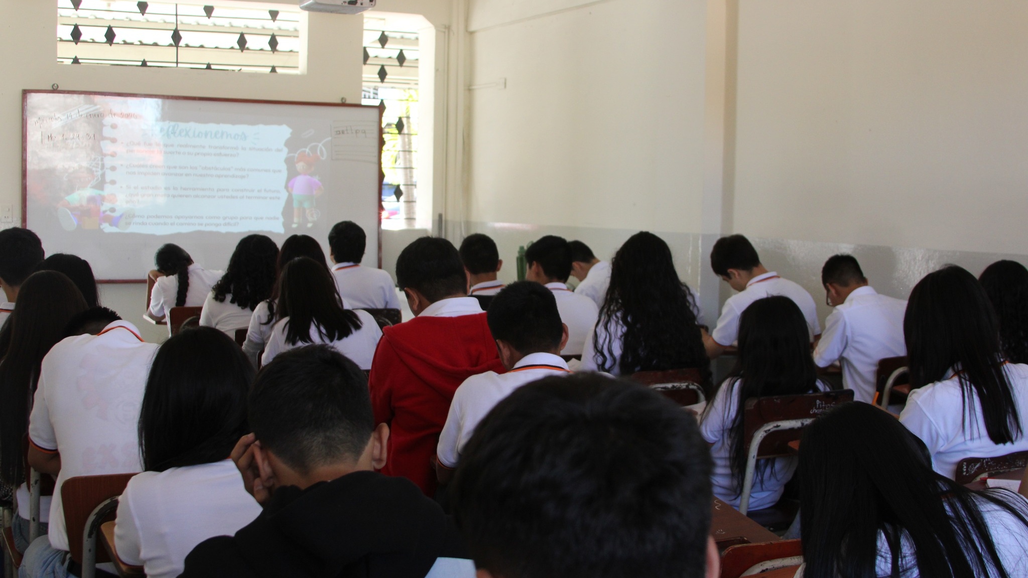 Aulas Salvadoreñas 2026: Capacidad y Preparación Educativa