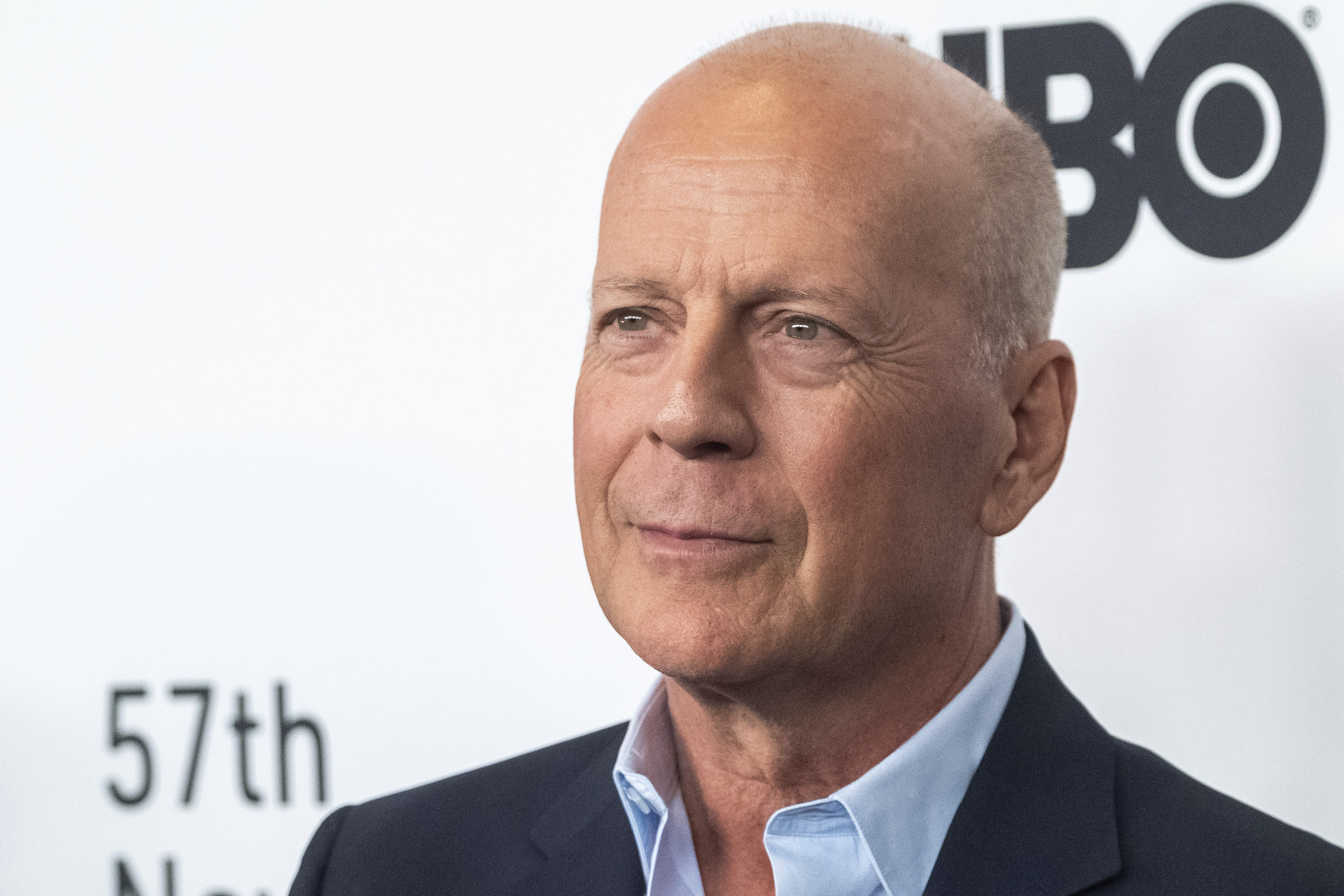 ARCHVO - Bruce Willis en una premiere en Nueva York el 11 de octubre de 2019. Un año después de anunciar que se retiraría de la actuación por padecer afasia, la familia del actor dijo en un comunicado que tiene un diagnóstico de demencia frontotemporal. (Foto Charles Sykes/Invision/AP, archivo)