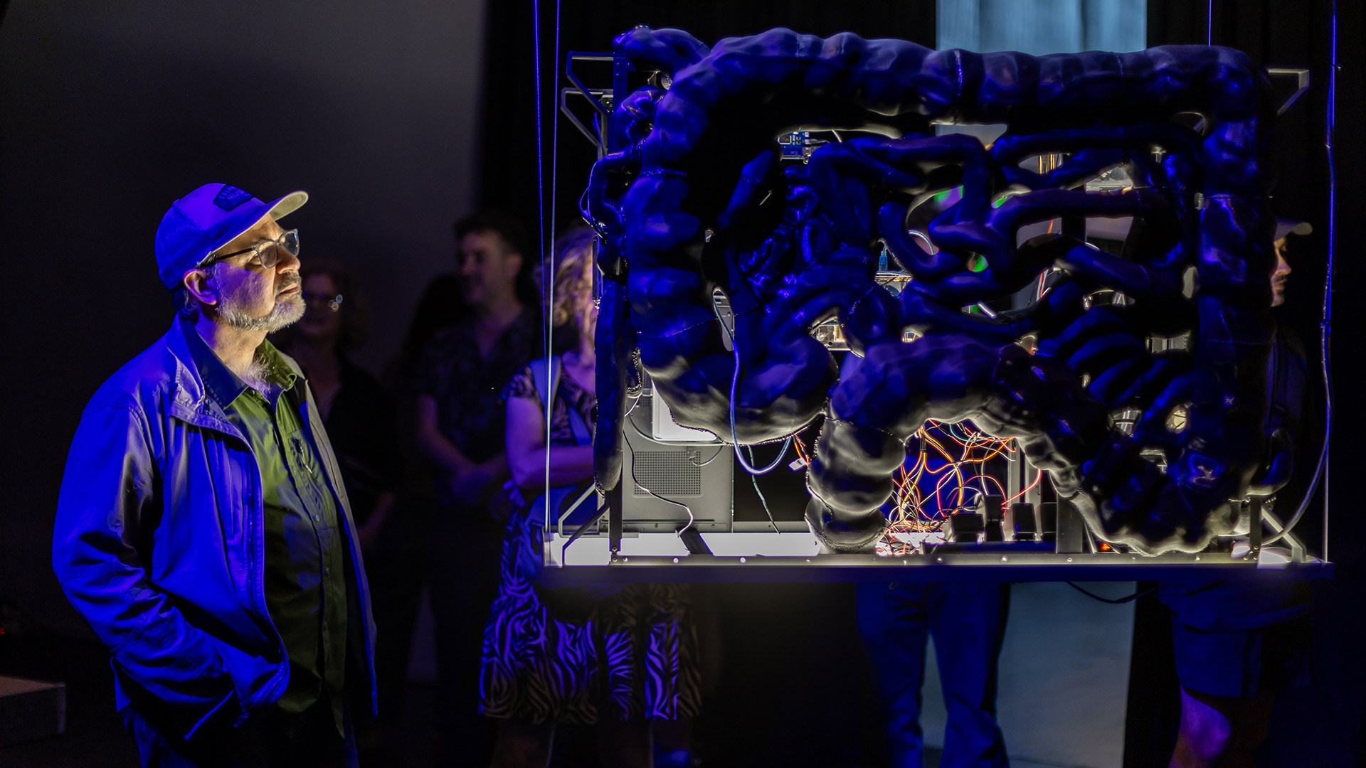 Seis proyectos interdisciplinarios exploran el futuro en la muestra de Presente Continuo