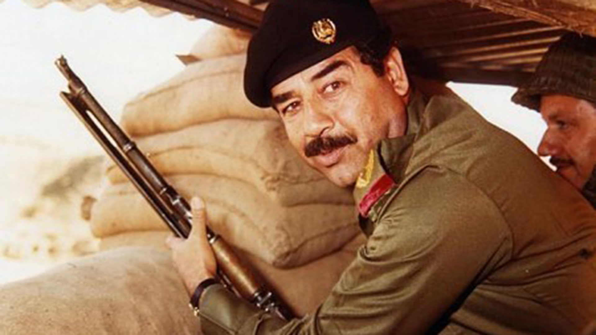 Saddam Hussein llegó al poder en Irak en 1979. En 2003, cuando cayó, había dejado a su país en ruinas (AFP)