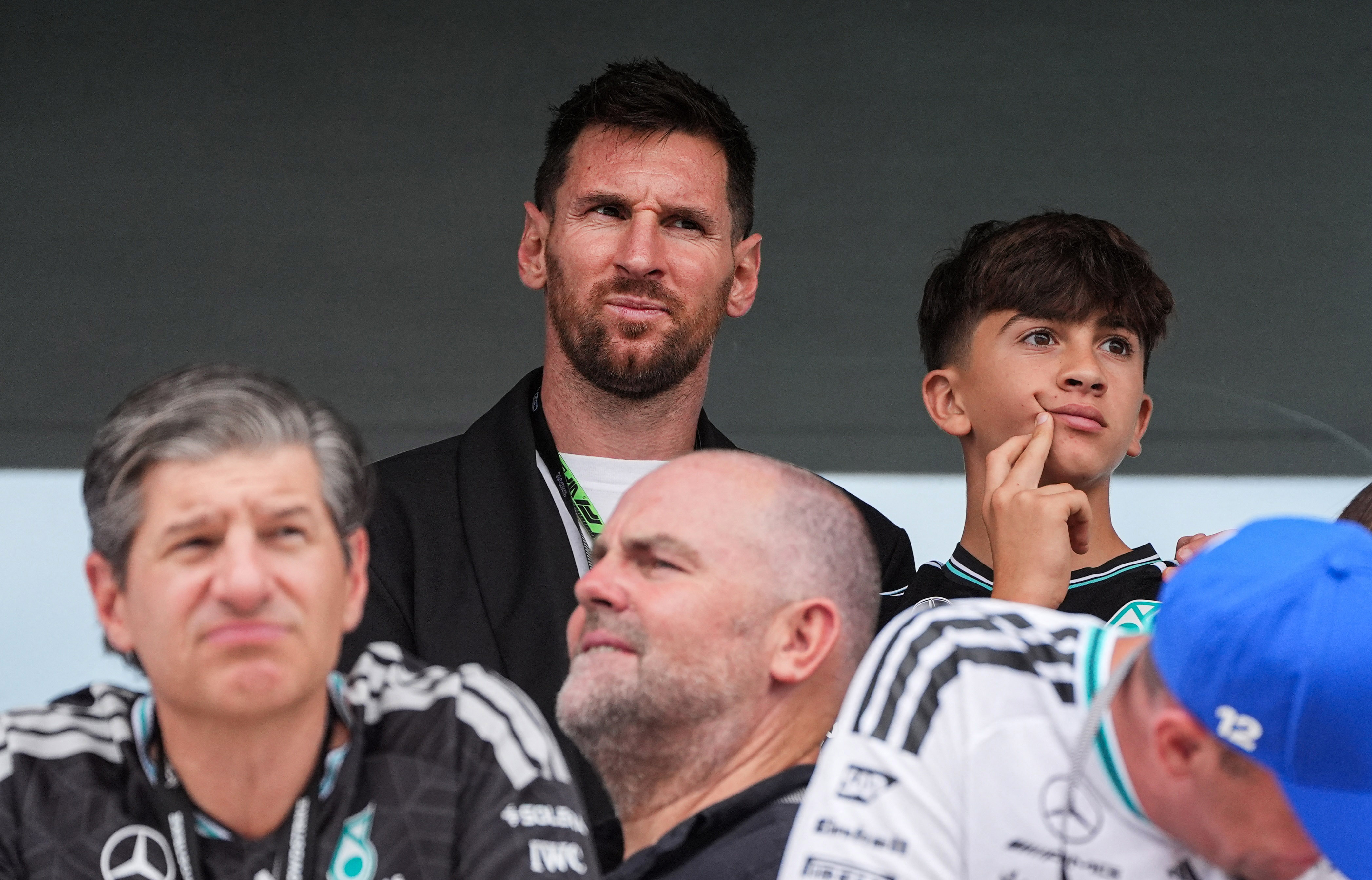 Las perlitas de la hist&oacute;rica visita de Messi al GP de Miami de F1: abrazo con Colapinto, la emoci&oacute;n de su novia y el coche al que se subi&oacute;