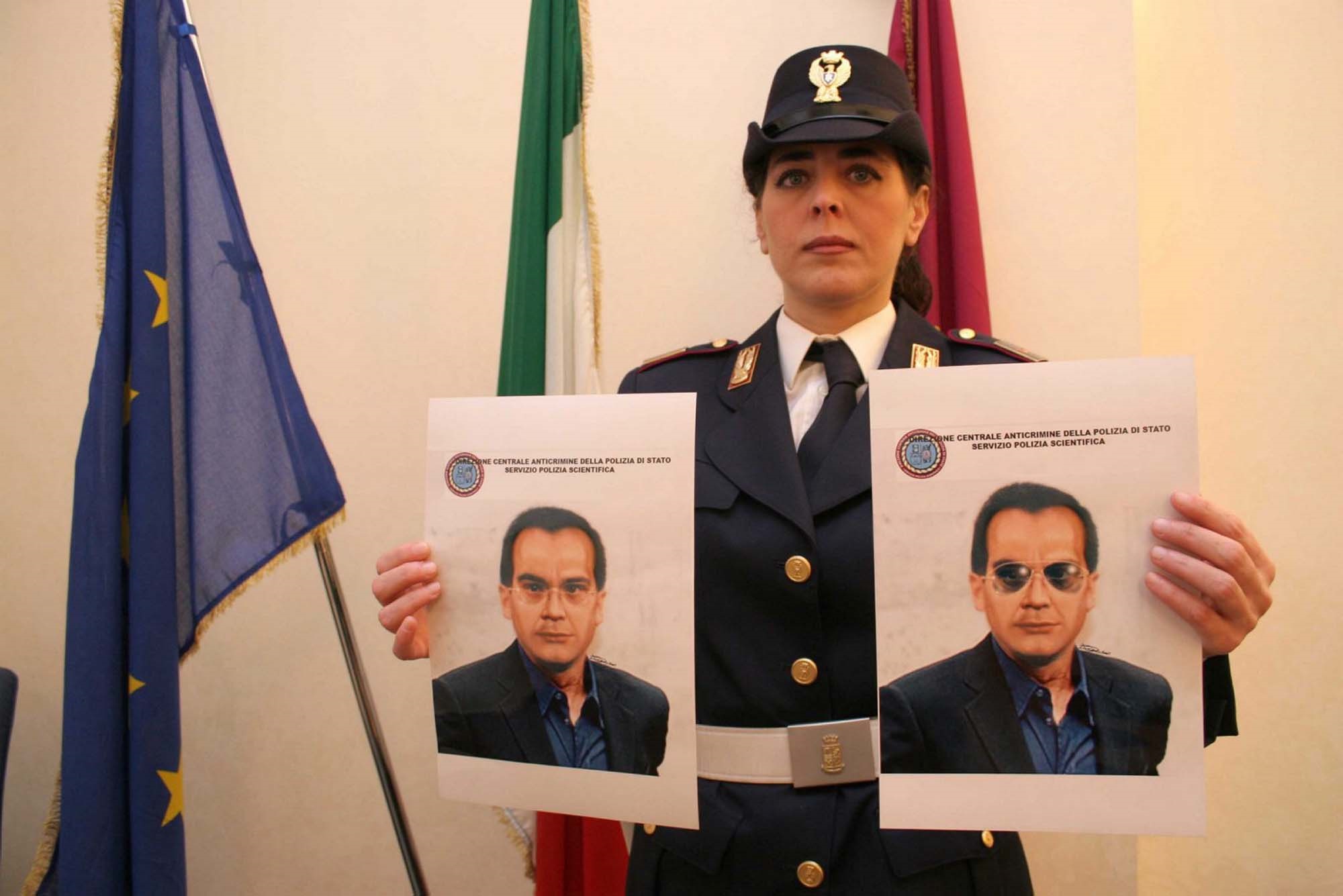 La Policía italiana muestra dos retratos del capo de la mafia siciliana, el hombre más buscado del país, Matteo Messina Denaro, en base a detalles proporcionados a los investigadores por fuentes de su entorno