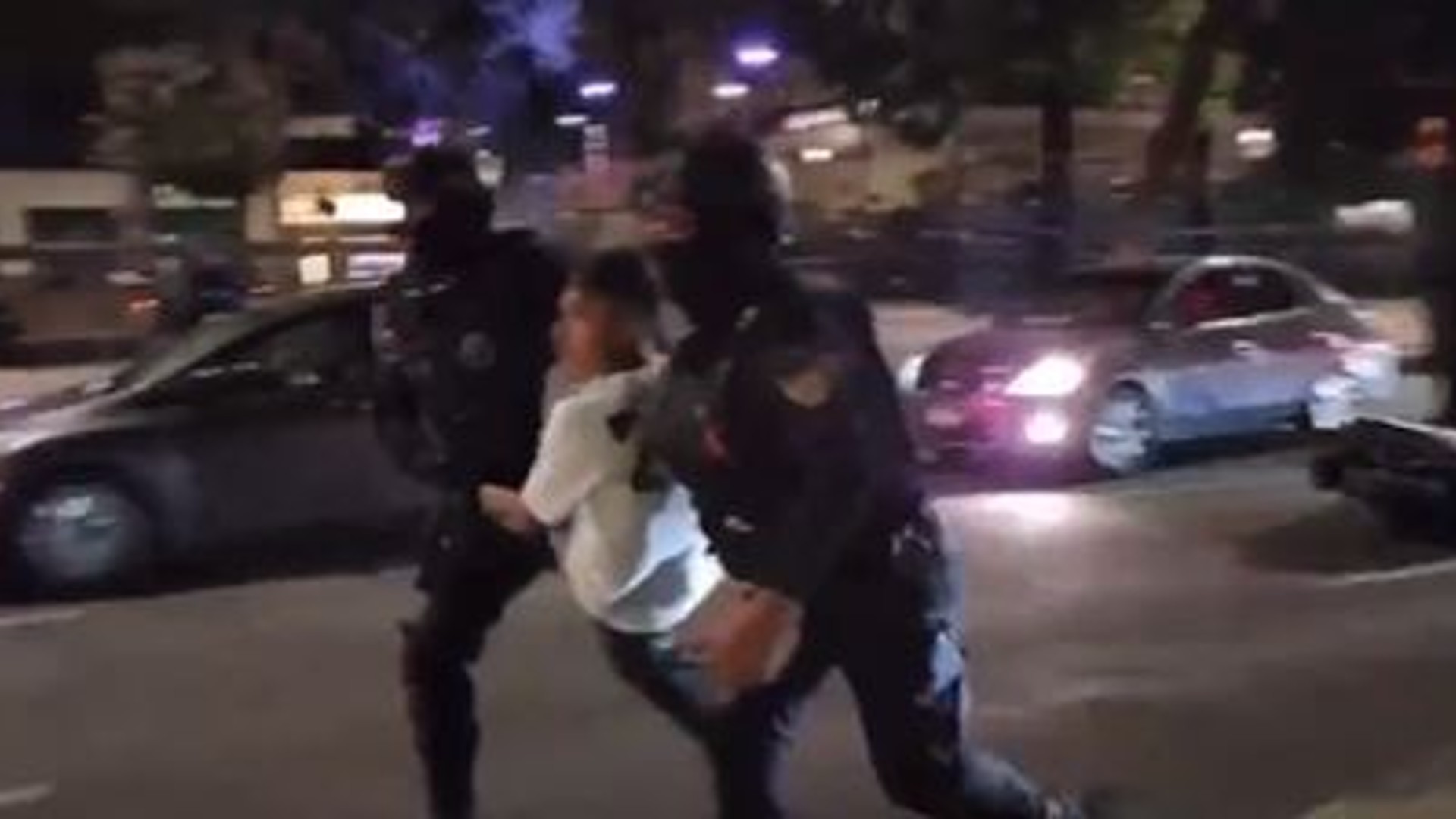 Varios detenidos tras zafarrancho entre policías y motociclistas en Paseo de la Reforma, CDMX
