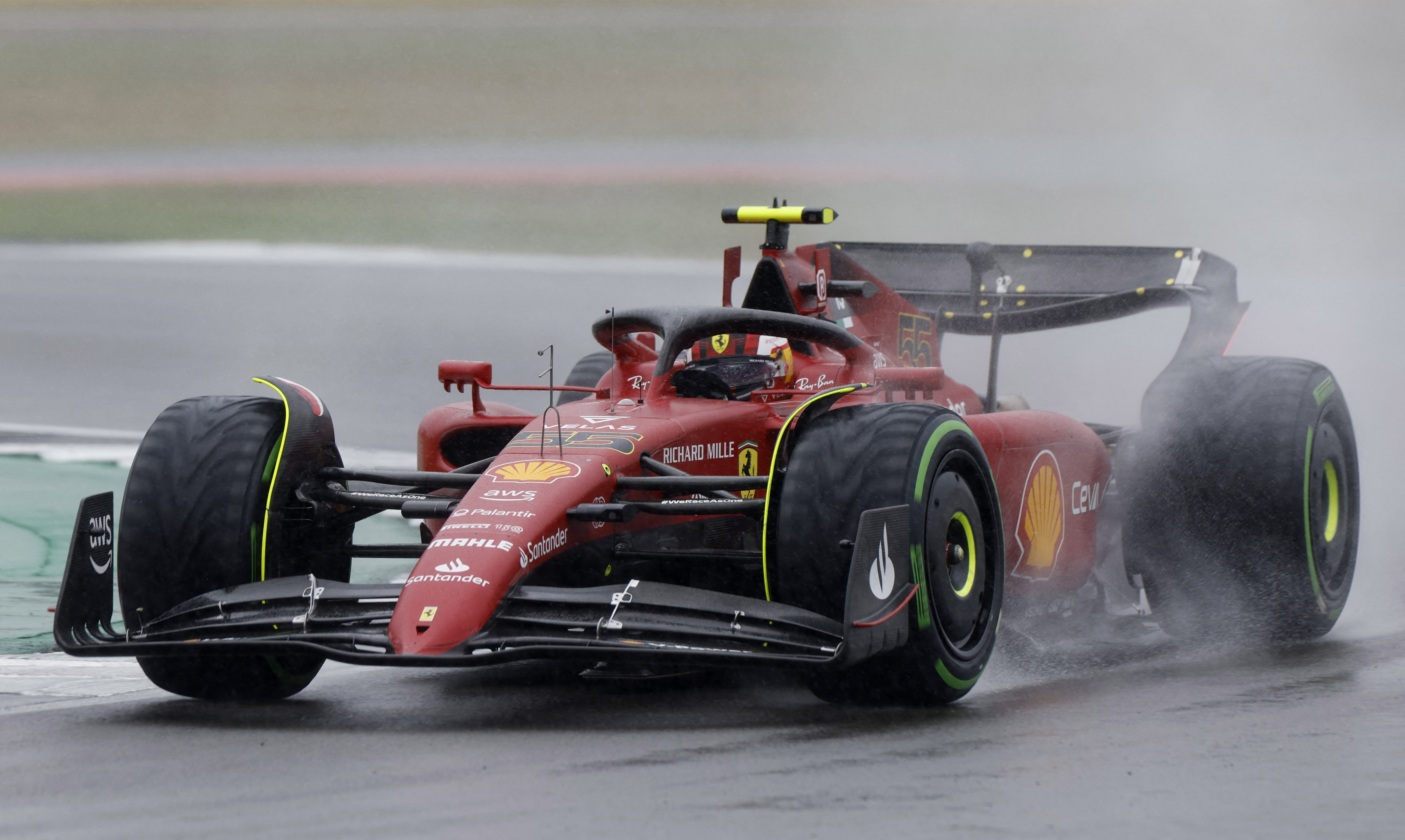 Carlos Sainz Jr. logró la primera pole de su carrera y largará primero con su Ferrari en el GP de Gran Bretaña