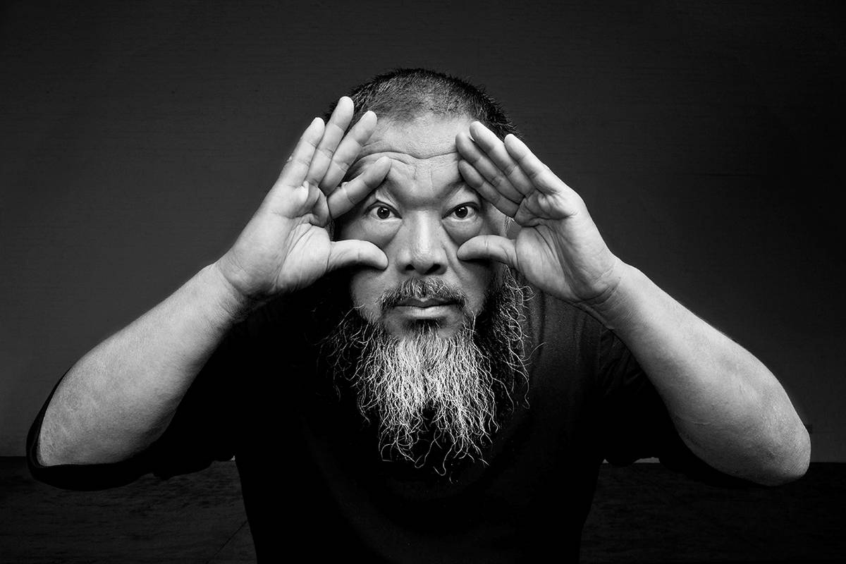 Ai Weiwei instala 500 cascos de guerra en el puerto de Sidney y llama \