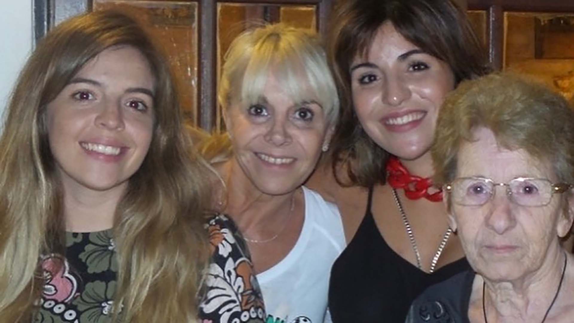 Tres generaciones: Pochi, Claudia y Dalma y Gianinna