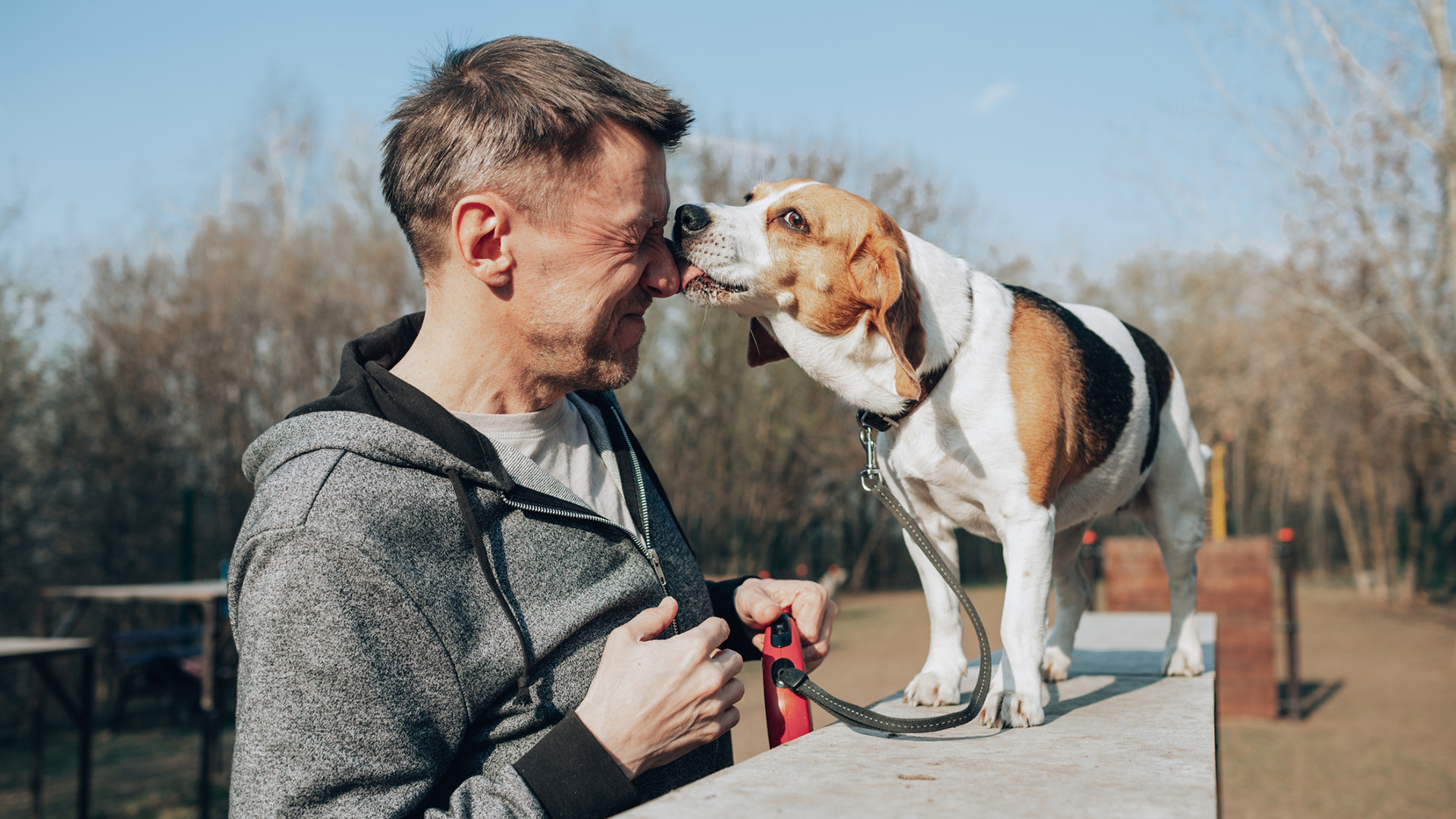 A través del lamido se puede descubrir ciertos aspectos de la personalidad de los perros (Getty Images)