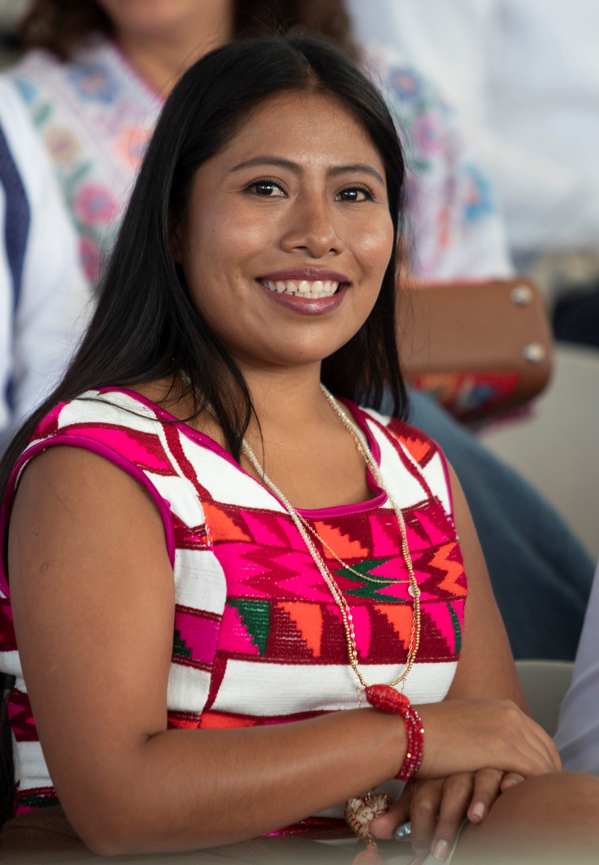 Fotografía de archivo fechada el 20 de julio de 2019 de la actriz y activista mexicana Yalitza Aparicio durante un acto protocolario en Ciudad de México (México). EFE/María Alférez/Archivo