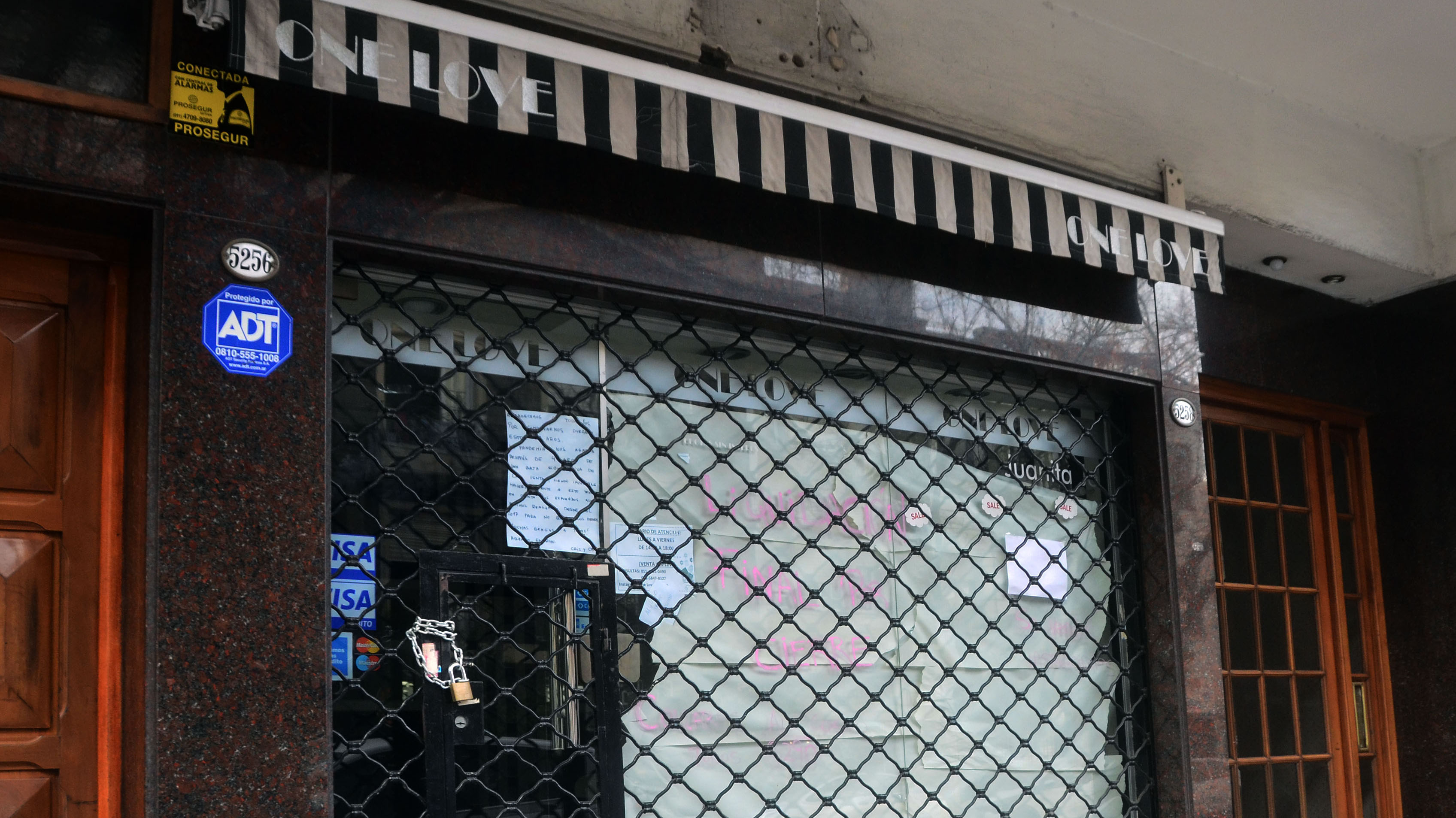 One Love, comercio ubicado en Olazábal 5256