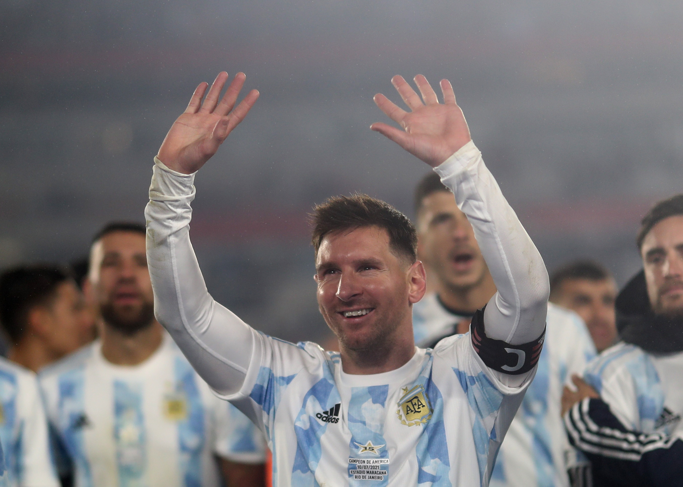 Lionel Messi celebra en septiembre en Buenos Aires el título de la Copa América en julio en Brasil /  REUTERS/Juan Ignacio Roncoroni