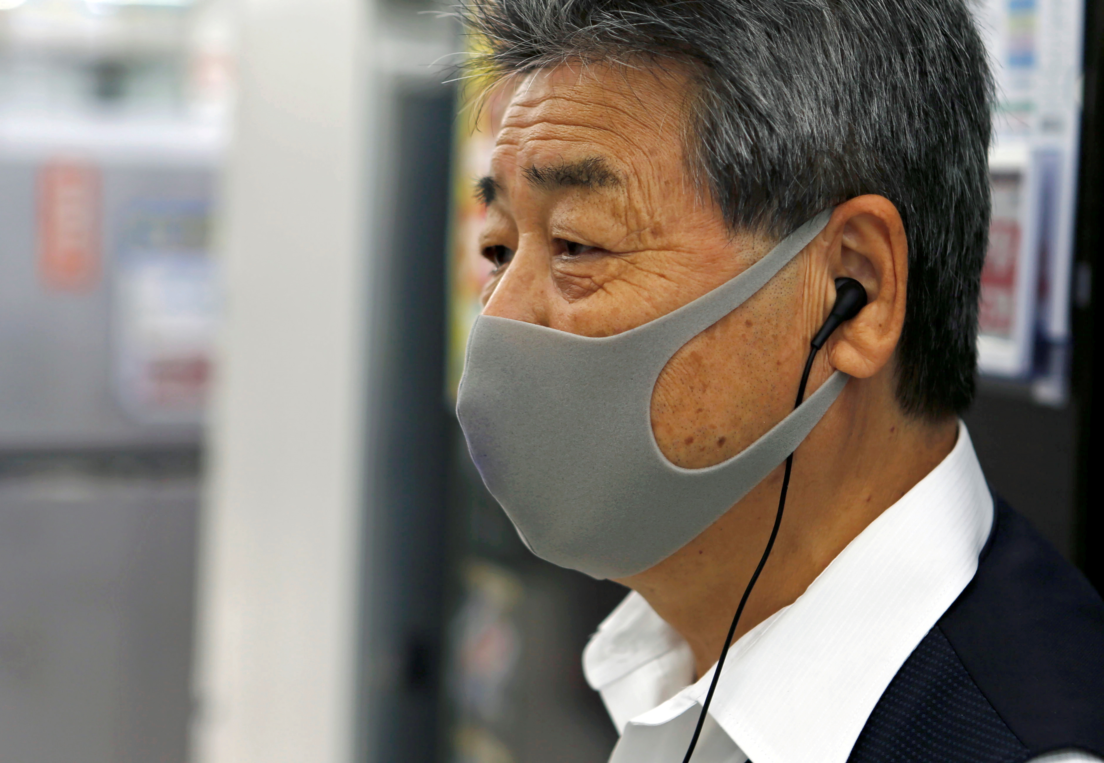 Un trabajador de 72 años en Fujisawa (Reuters)