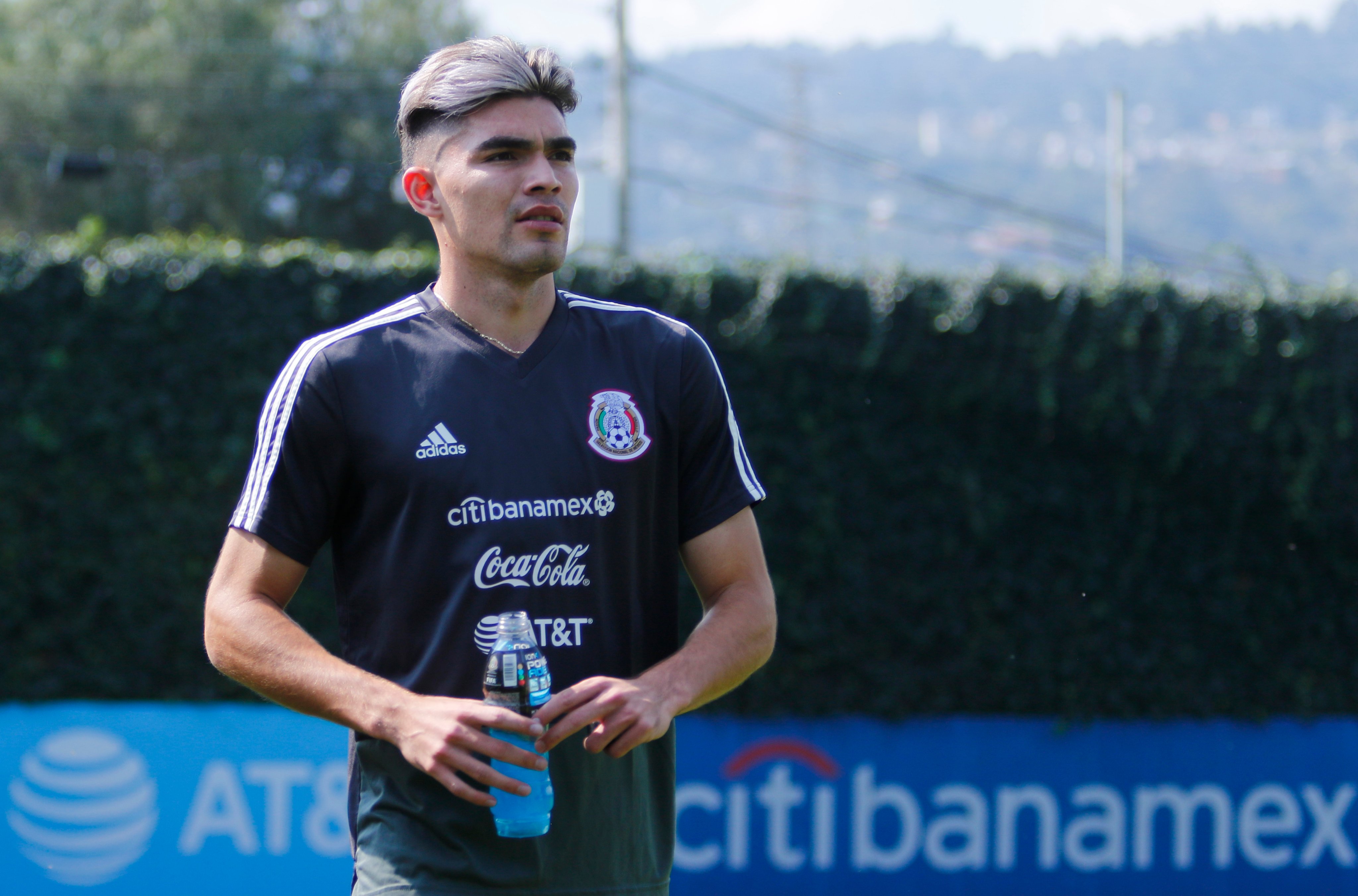 Johan Vásquez causó baja de la selección mexicana Sub-23 por una lesión (Foto: Twitter/ @miseleccionmx)