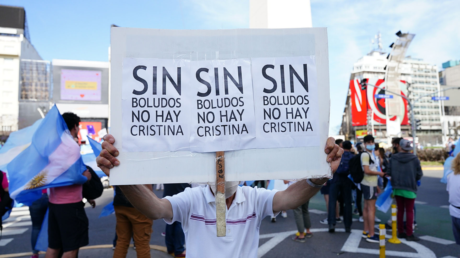 Como sucede en casi todas las marchas opositoras varios carteles tuvieron consignas en contra de la vicepresidenta Cristina Kirchner