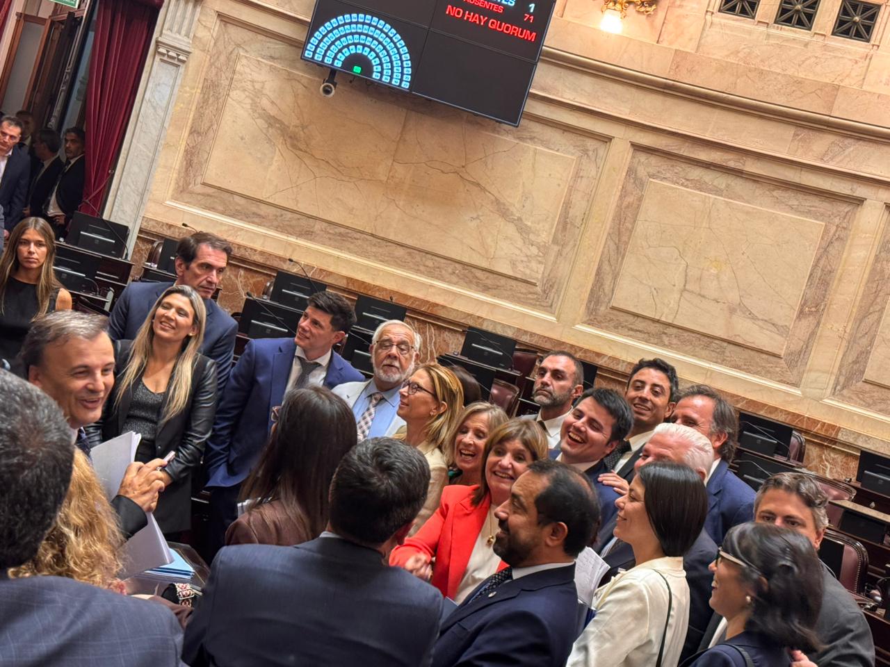 Cuál es el botón de los autos que podría eliminarse y ahorrar miles de dólares a los usuarios gracias a una decisión de Donald Trump