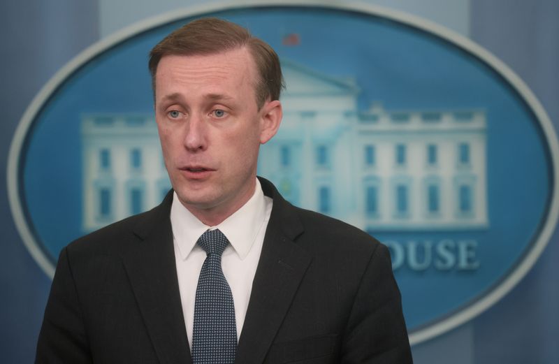 FOTO DE ARCHIVO: El asesor de seguridad nacional de Estados Unidos, Jake Sullivan, habla con medios de comunicación sobre la guerra en Ucrania y otros temas en la Casa Blanca en Washington, Estados Unidos. 22 de marzo de 2022. REUTERS/Leah Millis