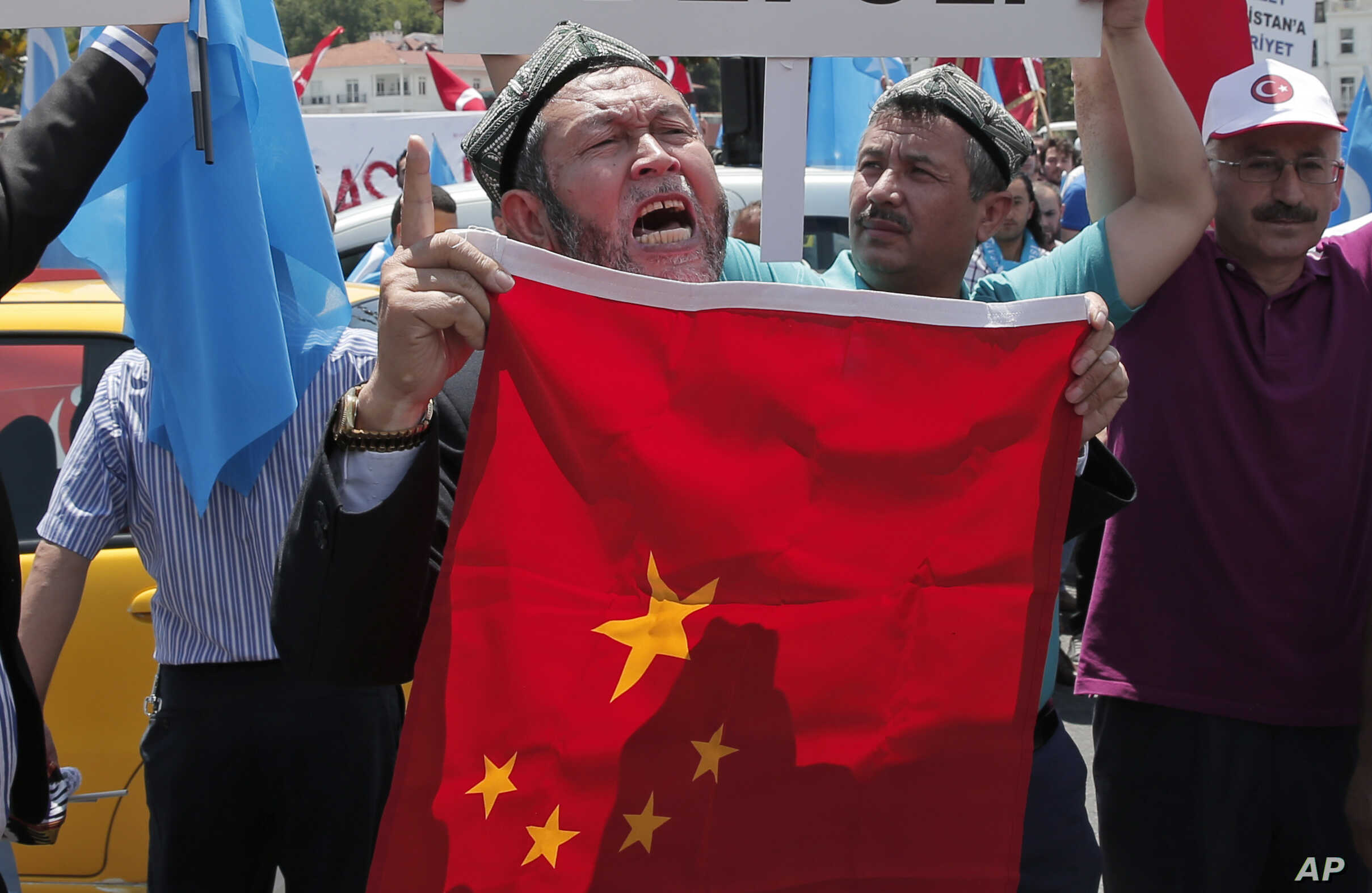 El régimen chino es acusado, entre otra cosas, de violar los DDHH de poblaciones como los uigures