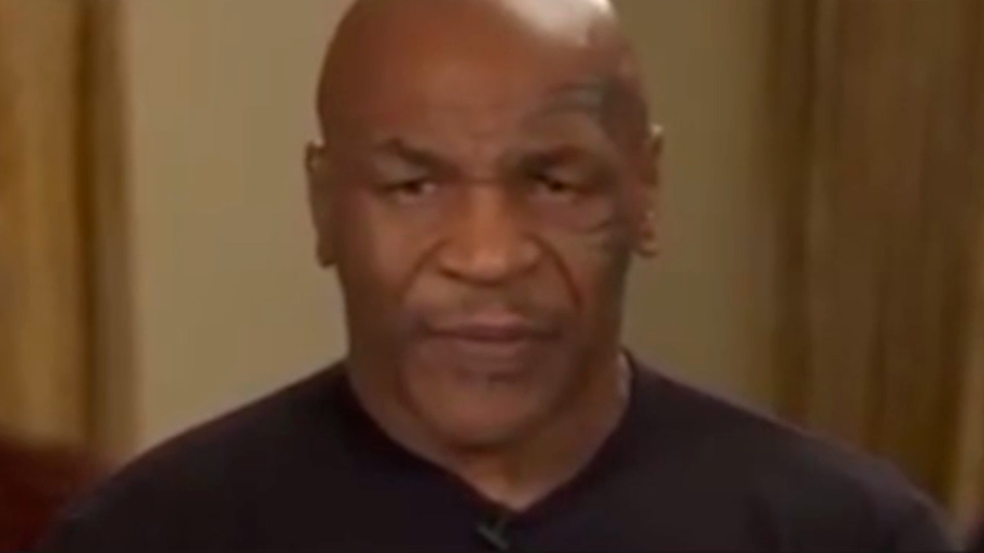 Mike Tyson reveló qué consumió el día que se quedó dormido en una entrevista