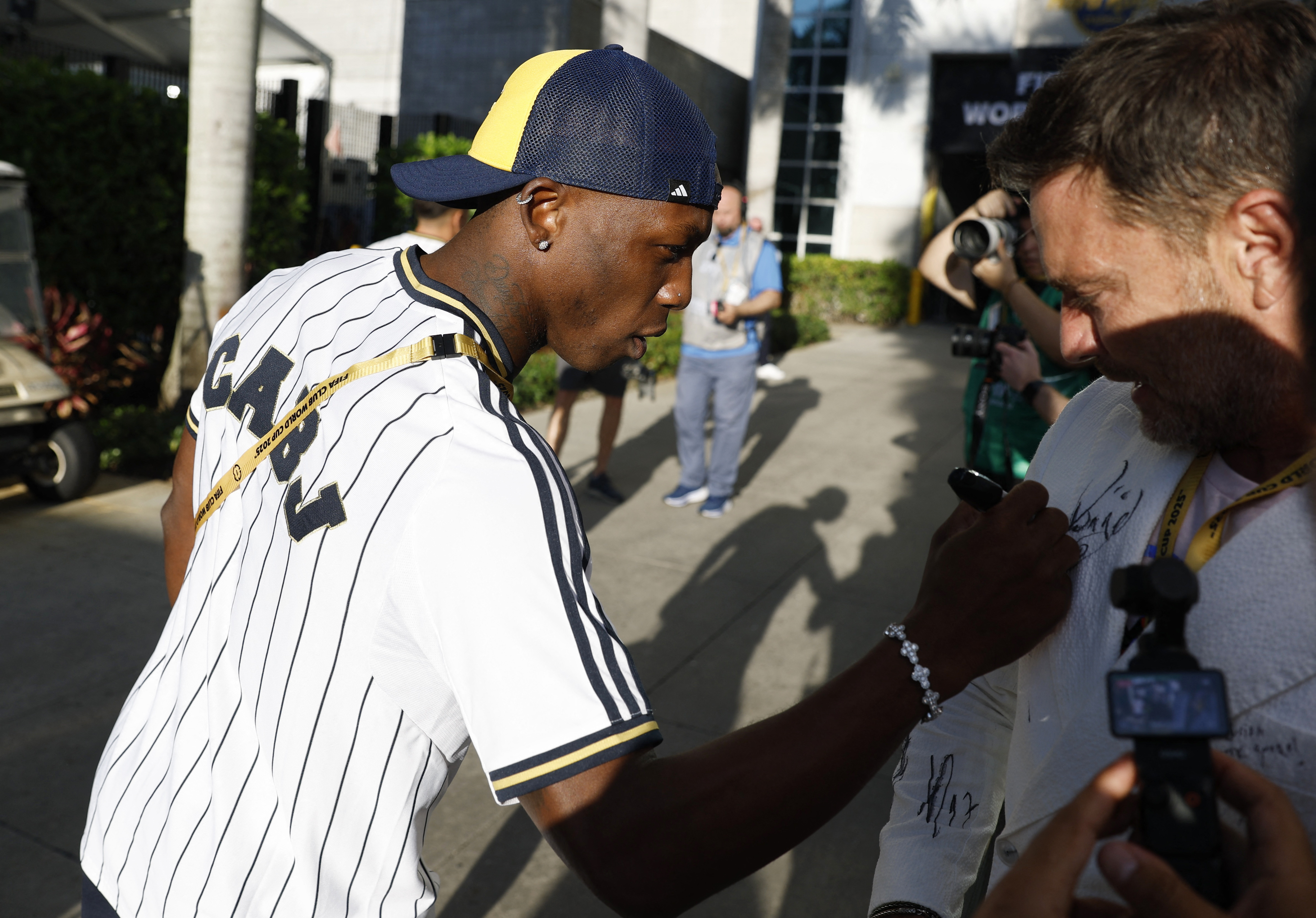 Detuvieron a un policía por la muerte de la mujer durante una pelea entre trapitos y clientes de un bar en Mendoza