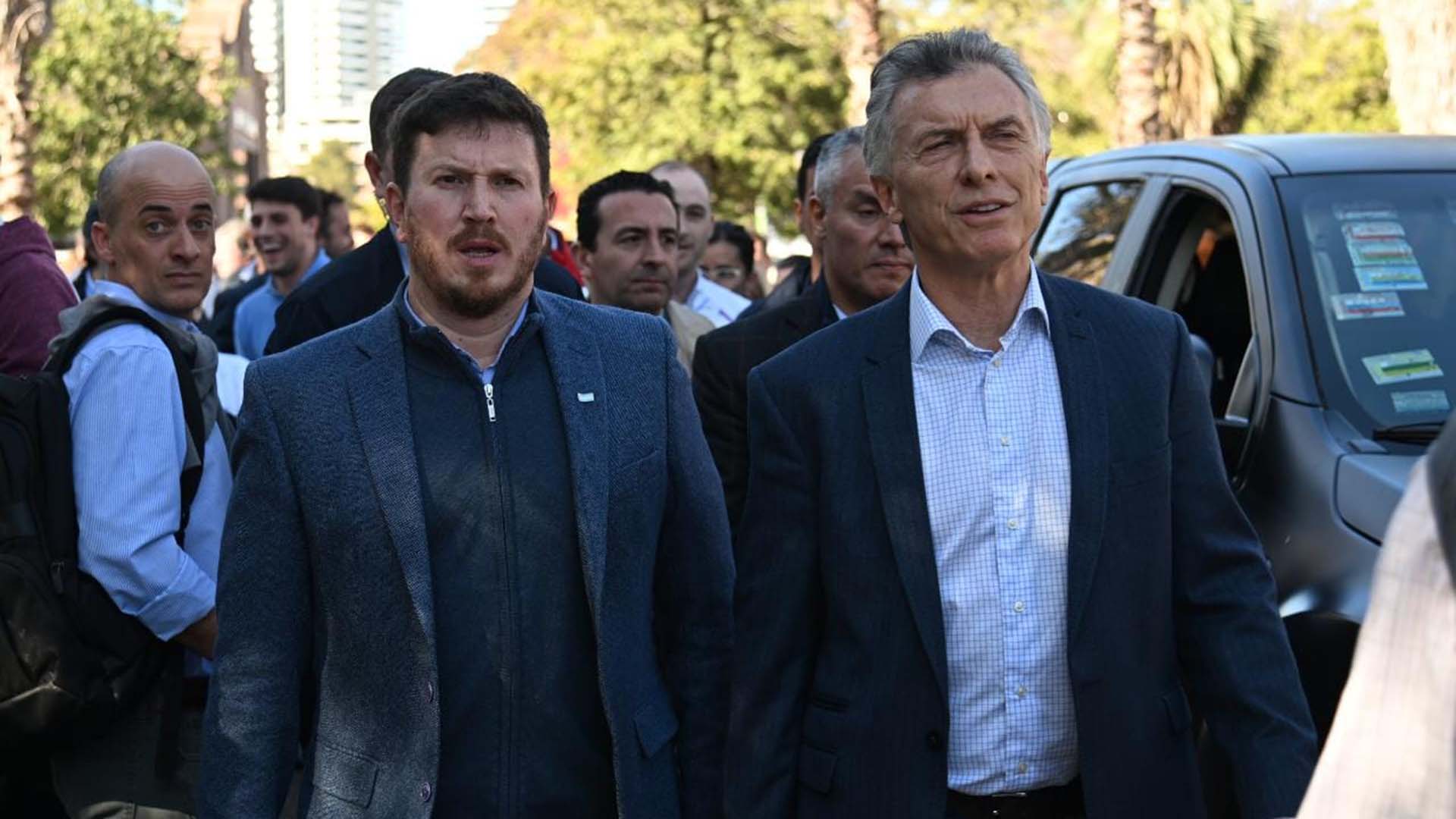 Federico Angelini junto a Mauricio Macri en una recorrida por Rosario
