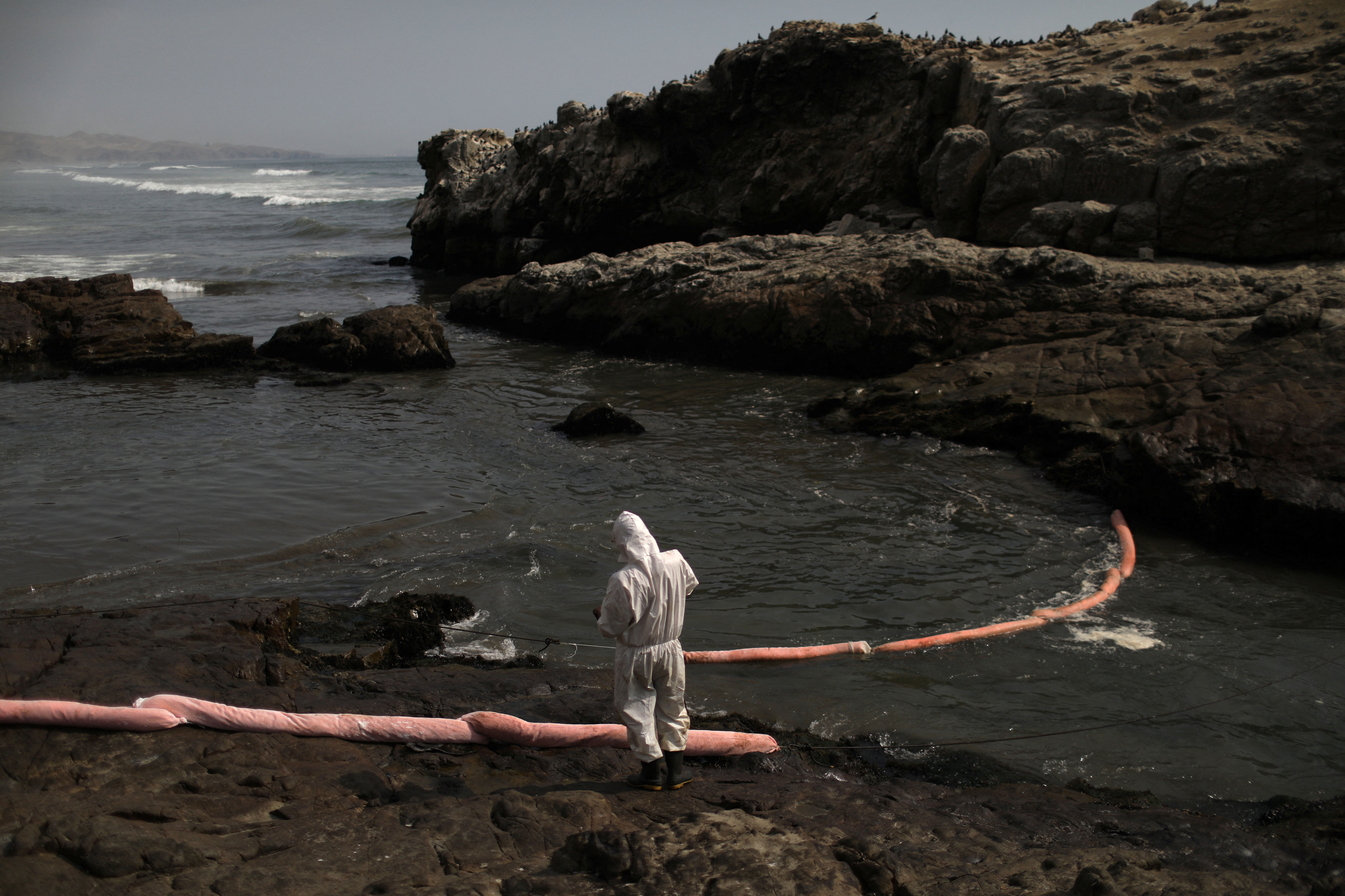 Mar de Ventanilla contaminado. REUTERS/Pilar Olivares