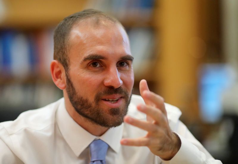 En una entrevista a un diario español, el ministro de Economía Martín Guzmán dijo que la estabilidad en los tipos de cambios paralelos depende de la estabilidad de la economía en general