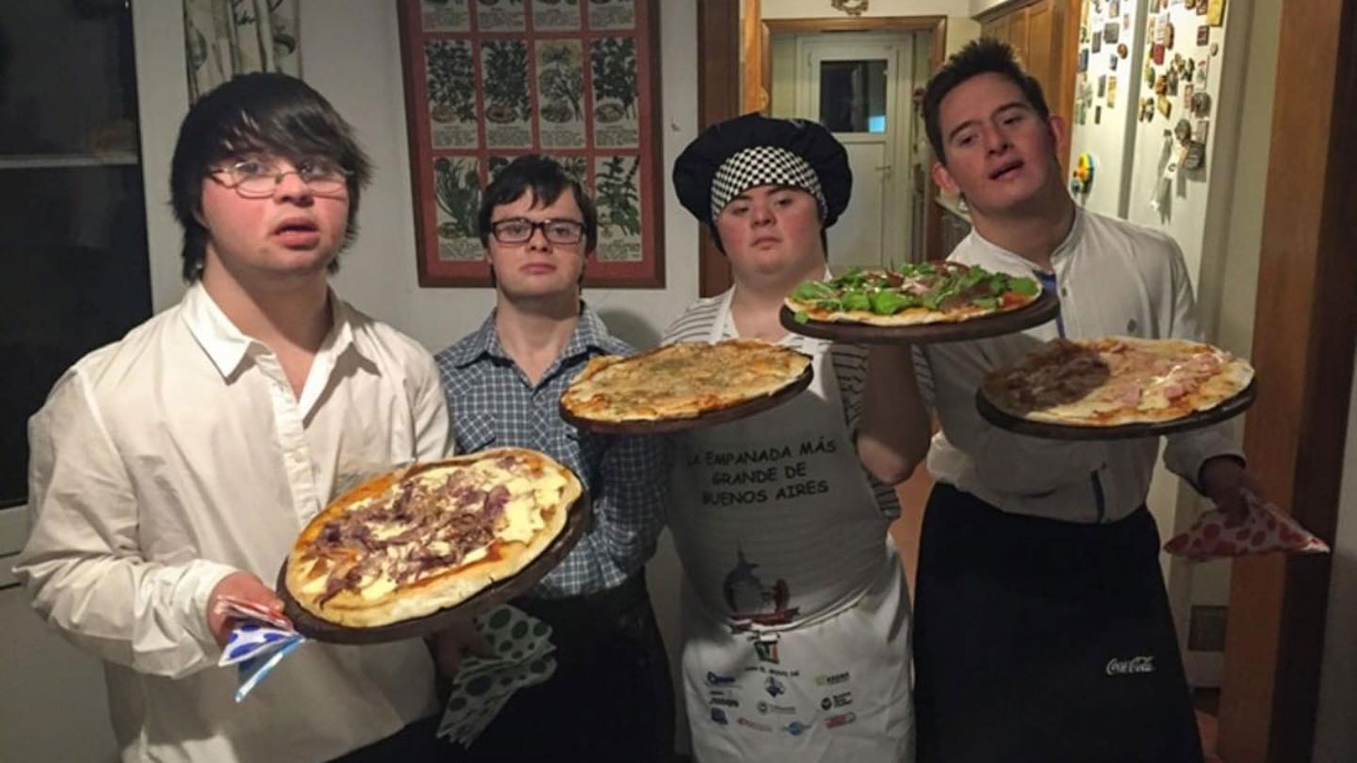 Los Perejiles en plena producción. El proyecto de catering de pizzas nació en 2017