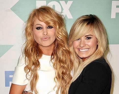 Paulina Rubio and Demi Lovato were judges on the singing reality show The X Factor USA in 2013 (Photo: Twitter/@paulinarubio)