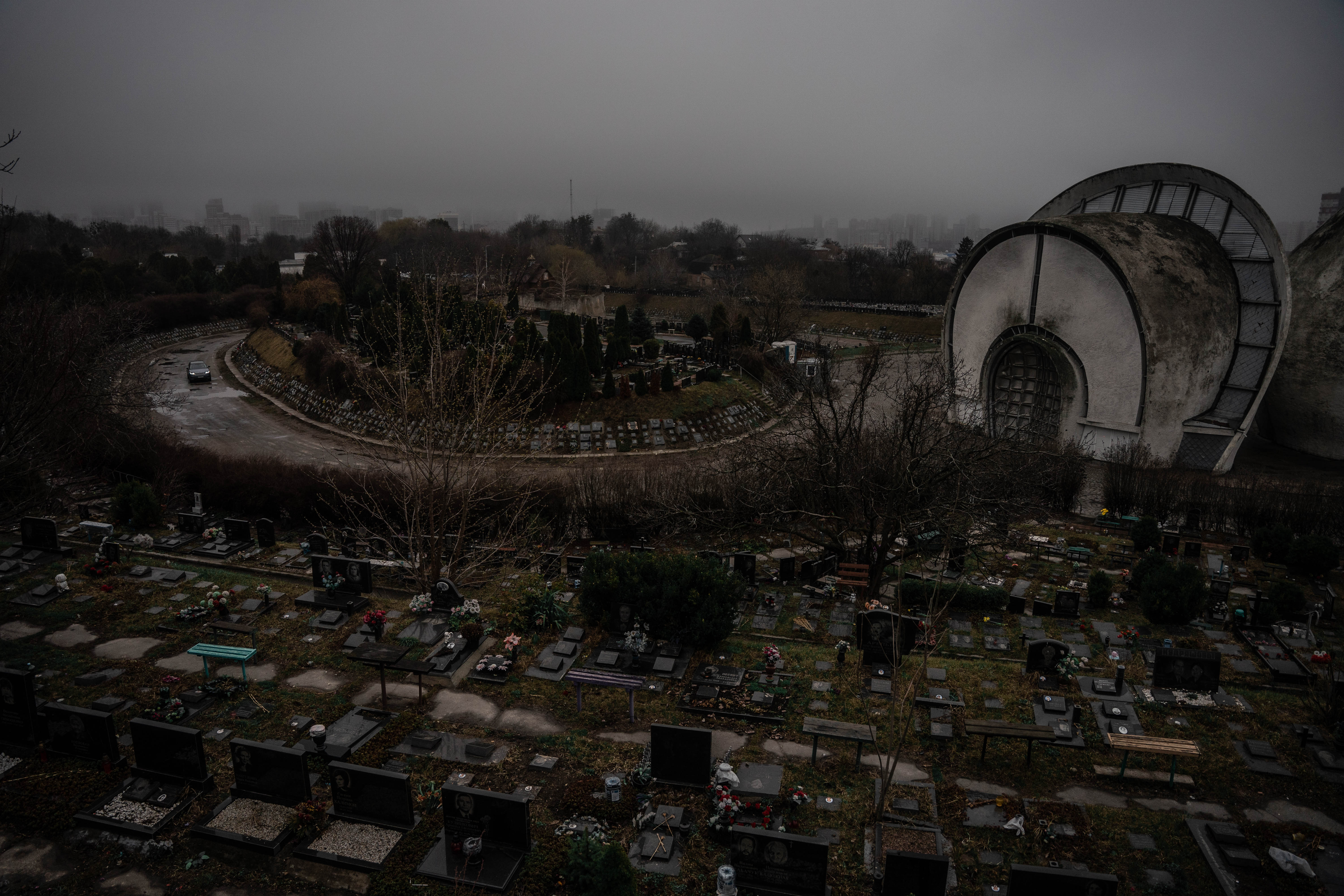 El cementerio de Kyiv donde ya no entran mas muertos.