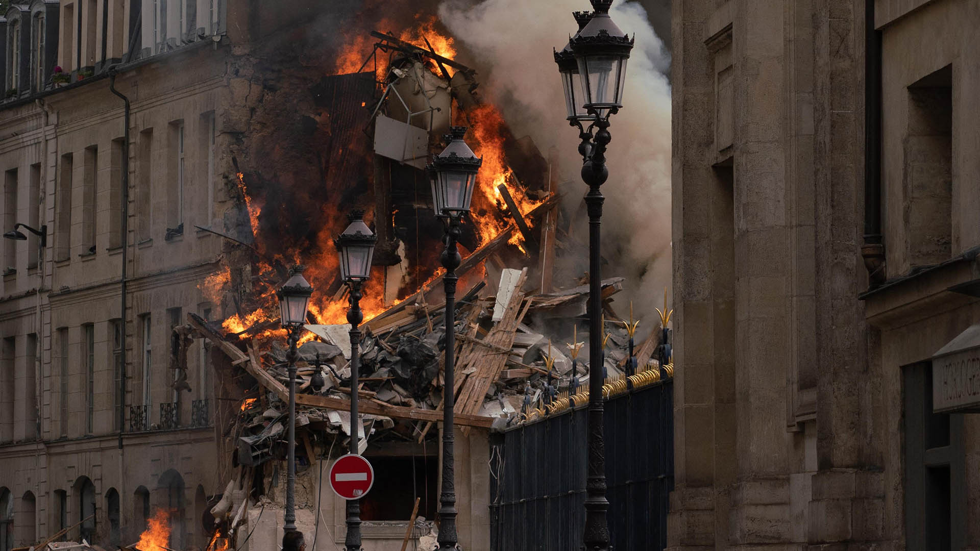 Así quedó el edificio tras la explosión (ABDULMONAM EASSA / AFP)