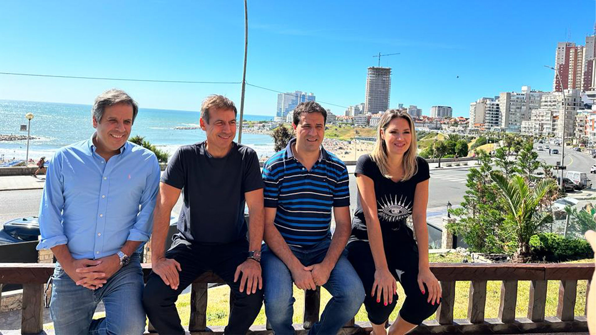 Carolina Losada en Mar del Plata junto con los referentes de la UCR: Gastón Manes, Luis Naidenoff y Maximiliano Abad