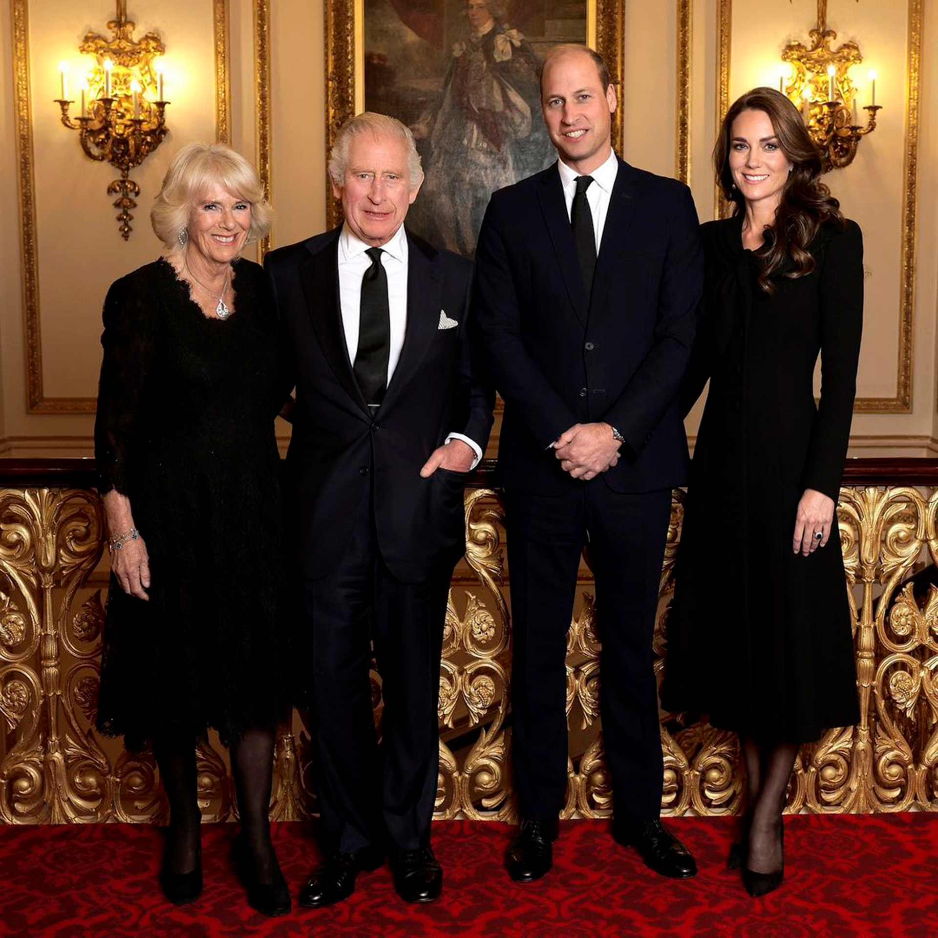 El rey Carlos II y la reina consorte con Sus Altezas Reales el príncipe y la princesa de Gales. Una fotografía tomada en el Palacio de Buckingham el 18 de septiembre (Crédito: @chrisjacksongetty)