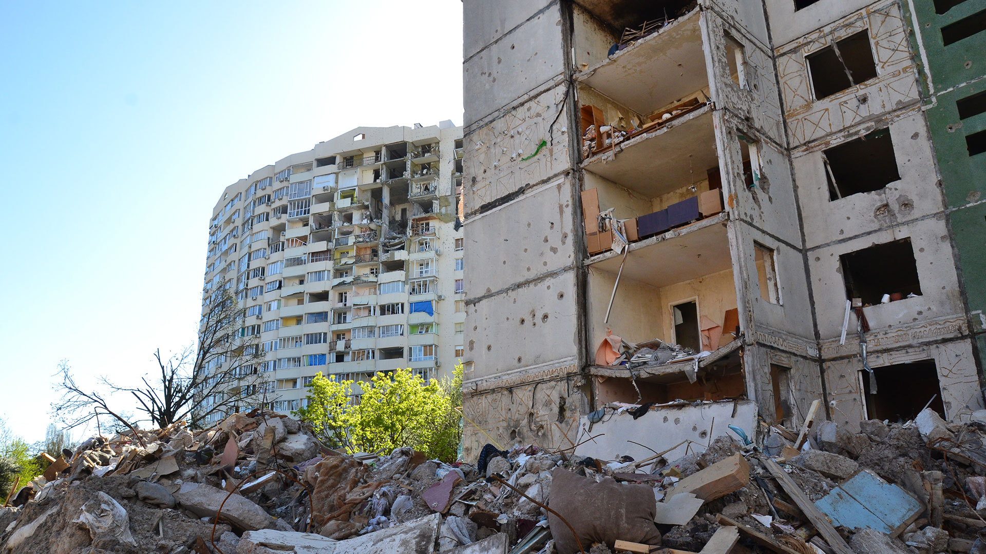 Los edificios en el número 15  y 15A de la calle Chornovola, después del bombardeo (Vira Kuryko)