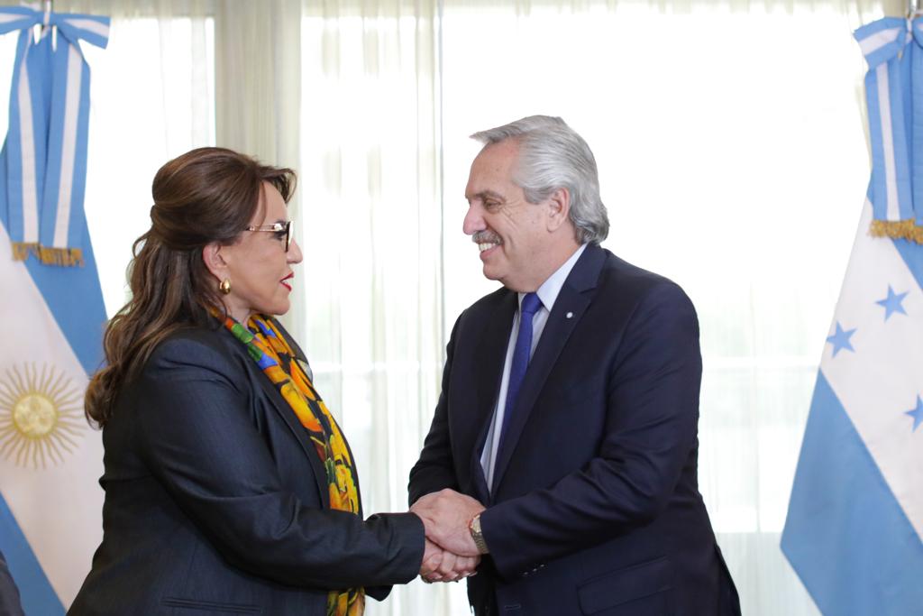 Alberto Fernandez with Xiomara Castro 