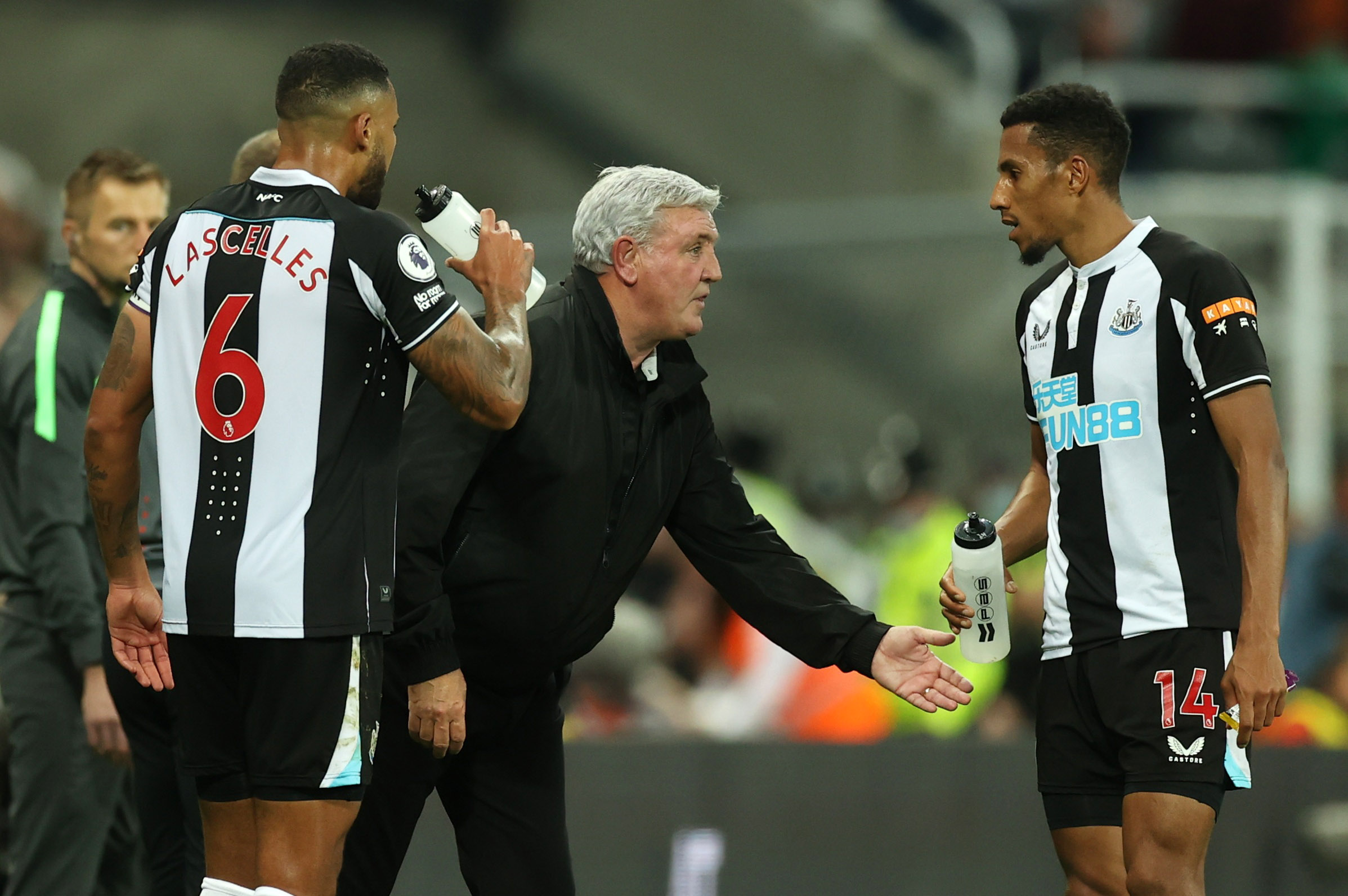 El DT despedido por los nuevos dueños del Newcastle contó su calvario con los hinchas Foto