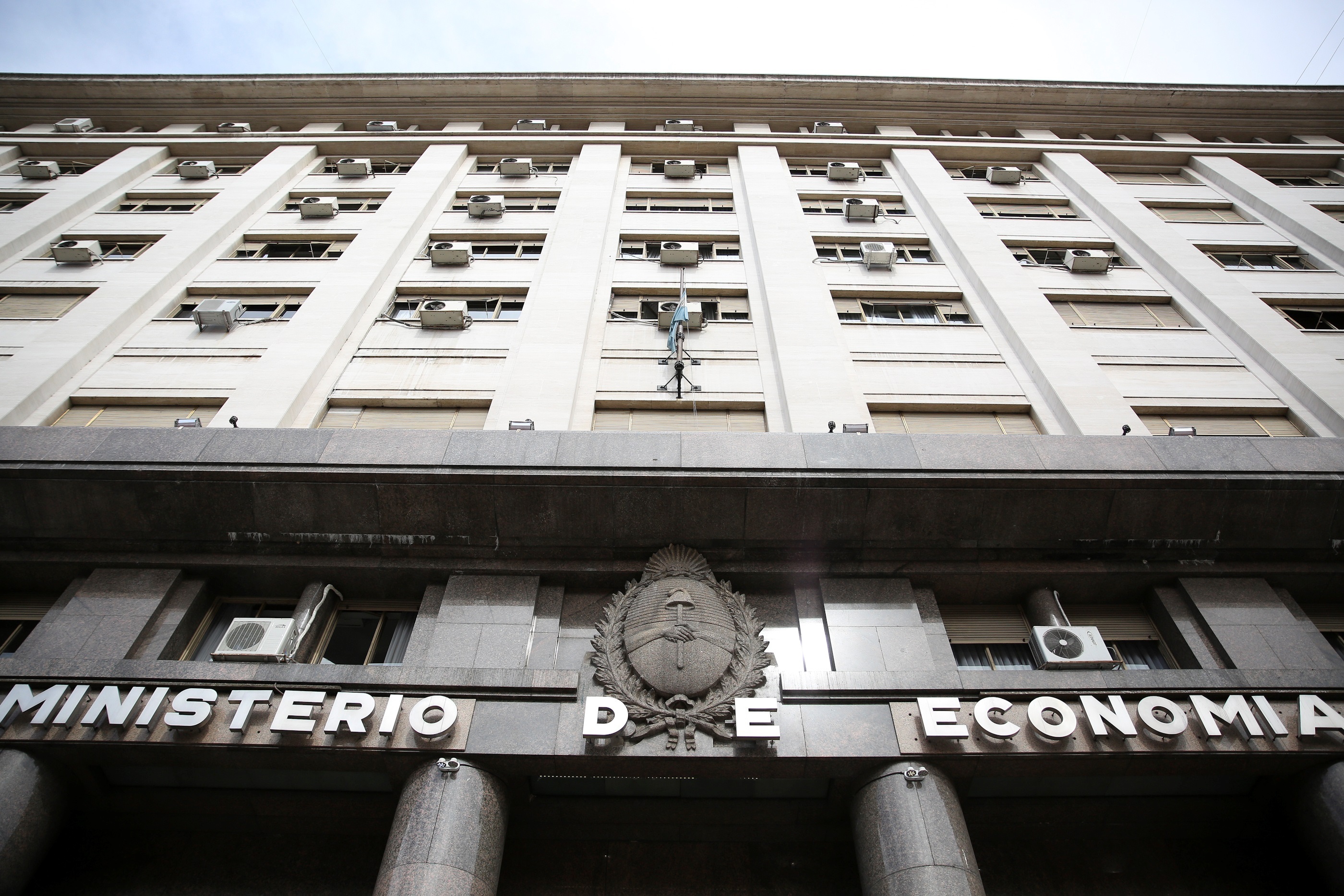 Argentina Coloca Deuda En El Mercado Local Por 1454 Millones De Dólares Infobae 5216