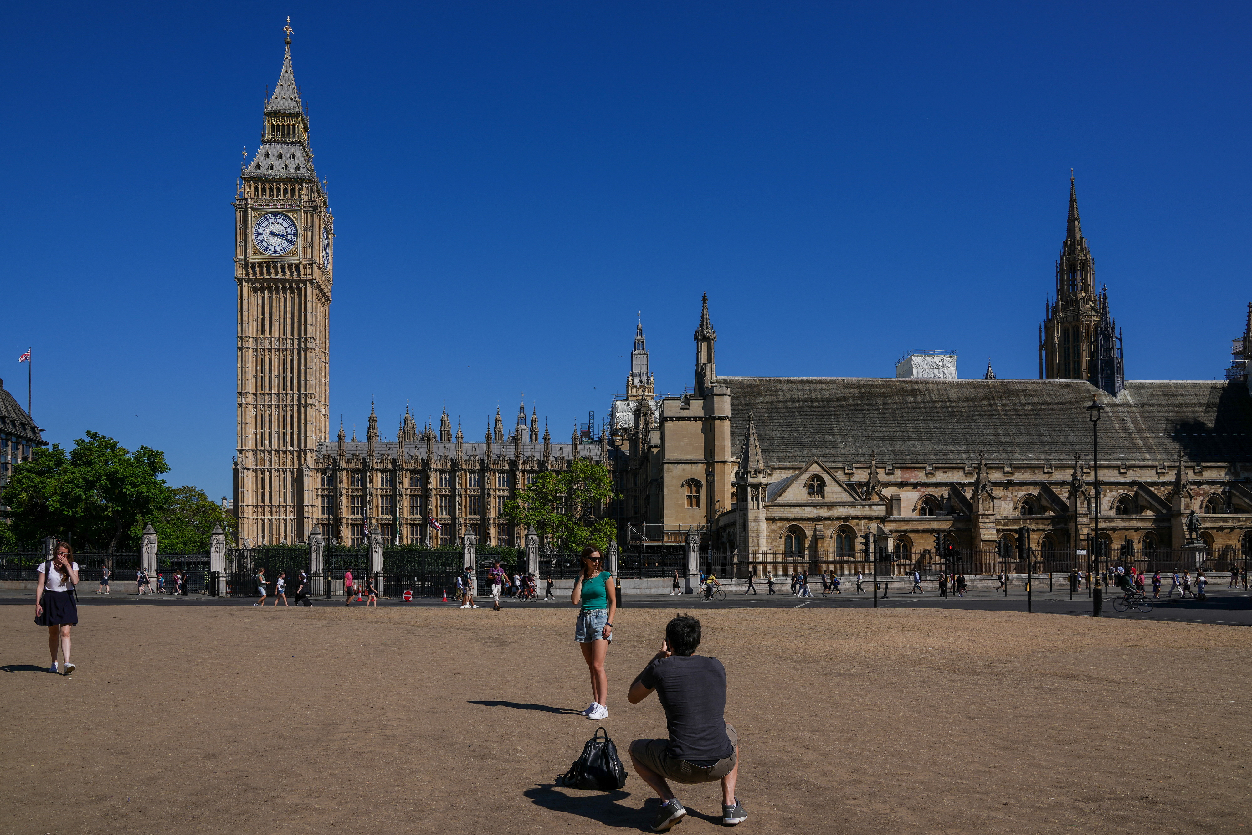 Las clases serán de forma presencial en tres universidades británicas. REUTERS/Maja Smiejkowska