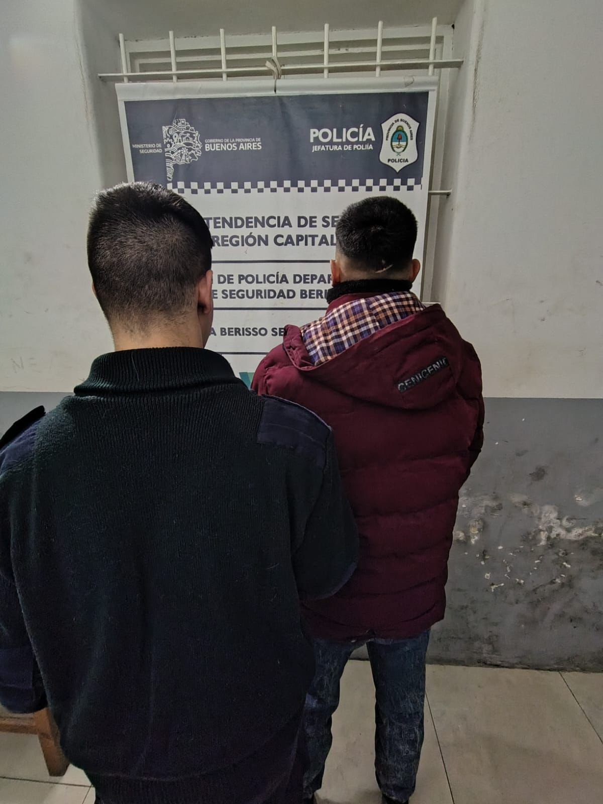 Trasladaban USD 200 mil sin declarar en un micro que viajaba de Jujuy a Buenos Aires y demoraron a todos los pasajeros