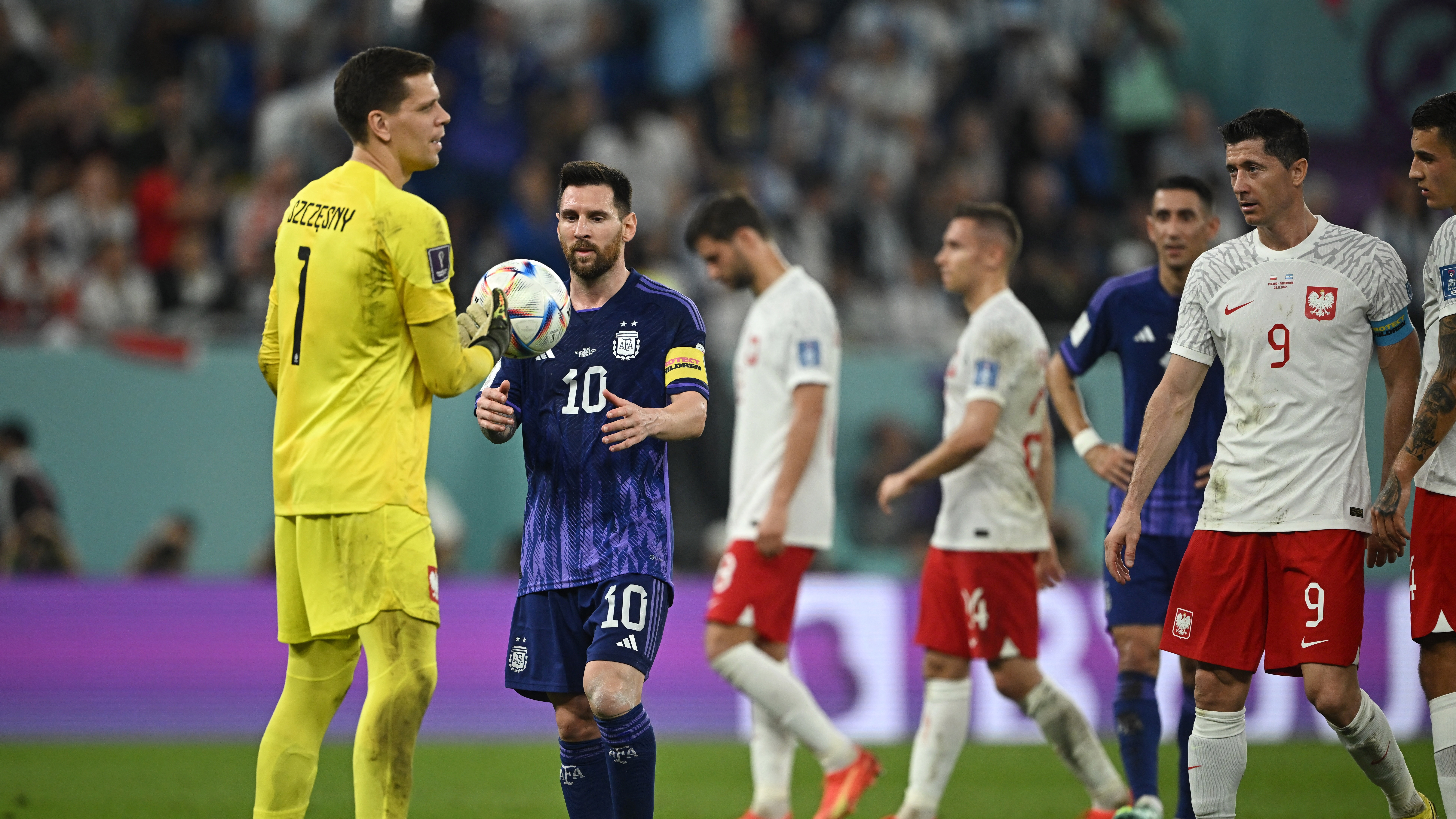 El arquero polaco Szczesny reveló que perdió una apuesta con Lionel Messi por el penal: por qué no se la pagará