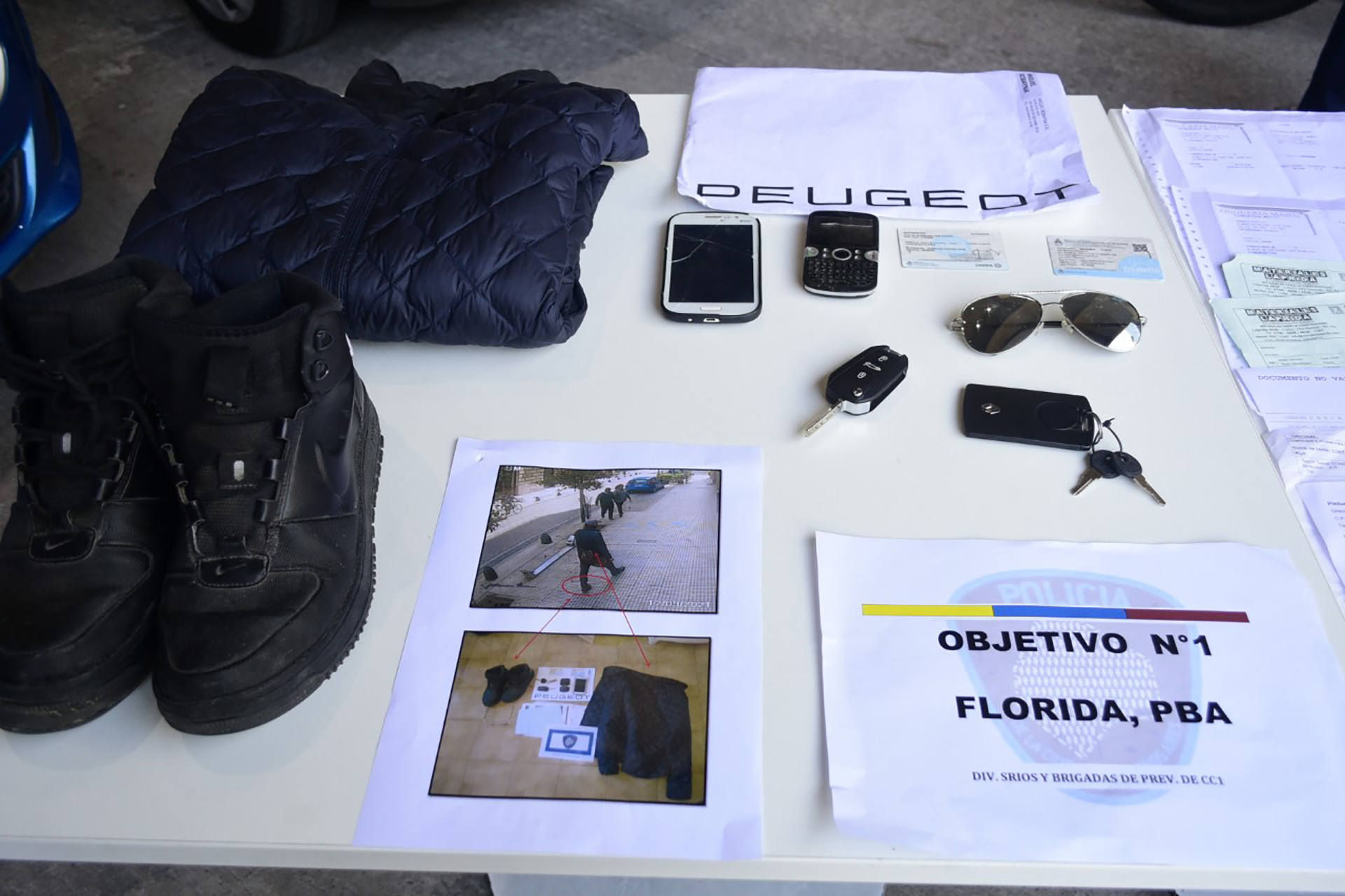 Parte de lo secuestrado en el allanamiento en Florida, Vicente López
