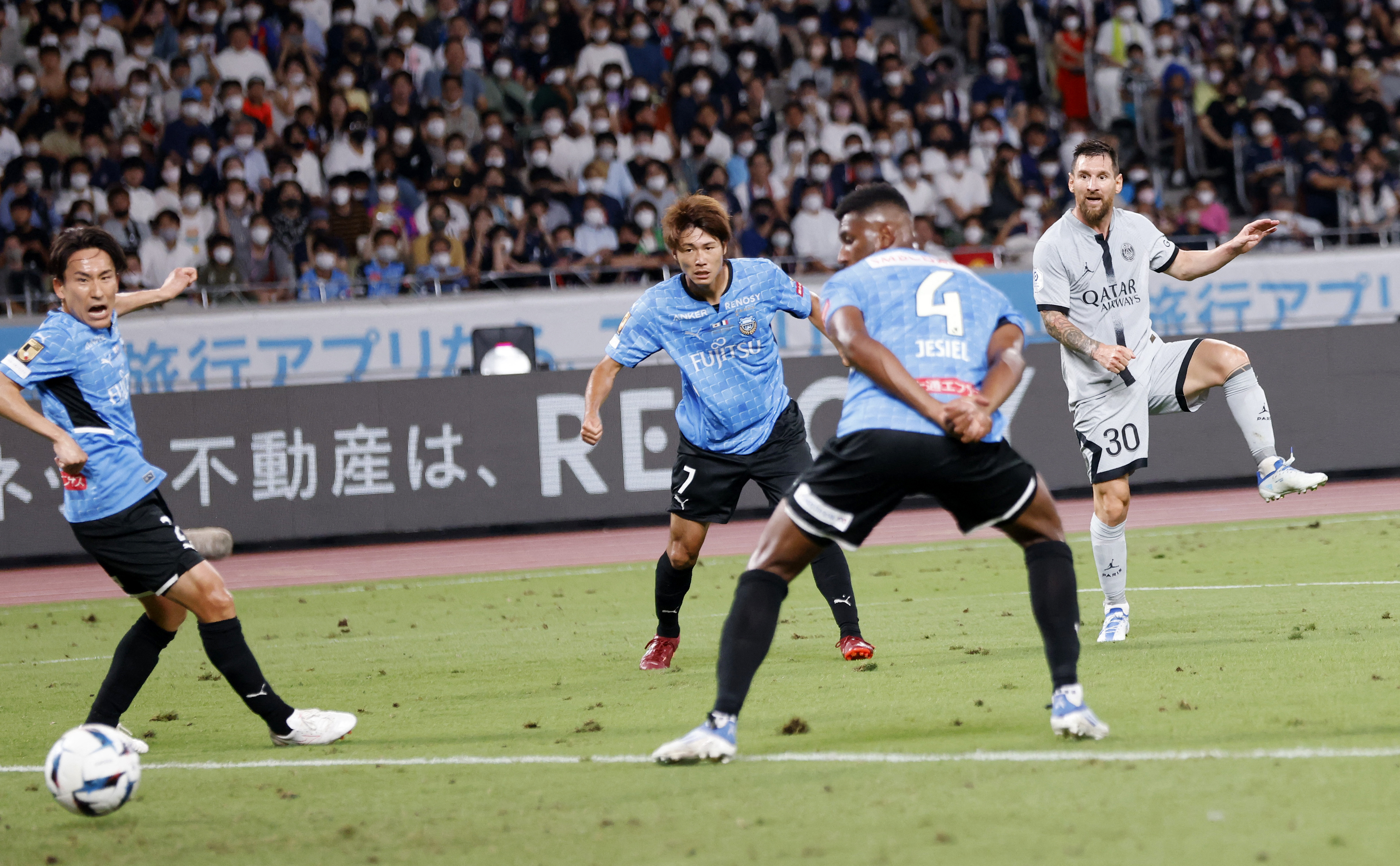 Lionel Messi remató de derecha y anotó el 1-0 del PSG ante el Kawasaki Frontale (Foto: REUTERS)