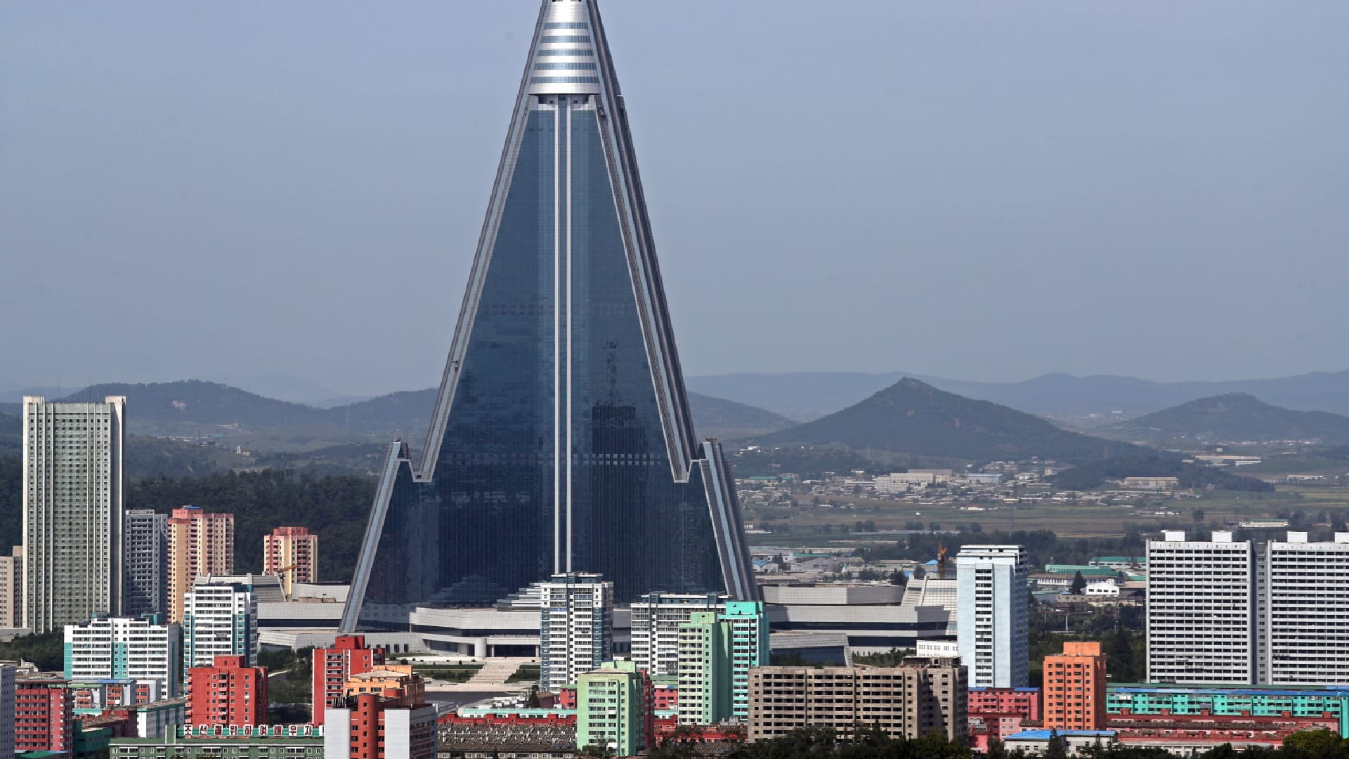 Ryugyong Hotel ubicado en Pyongyang, Corea del Norte