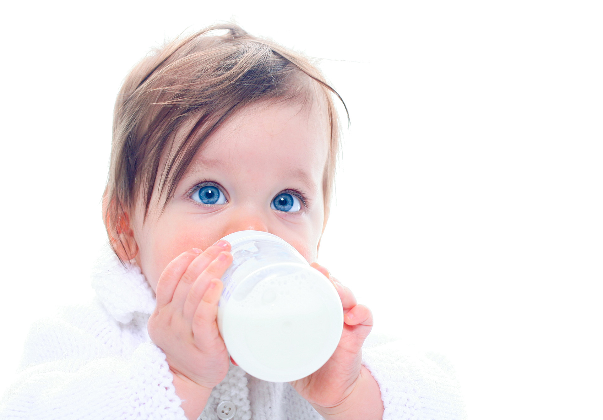 La leche medicamentosa está contemplada para casos de alergia a alimentos o a la proteína de la vaca (Getty)