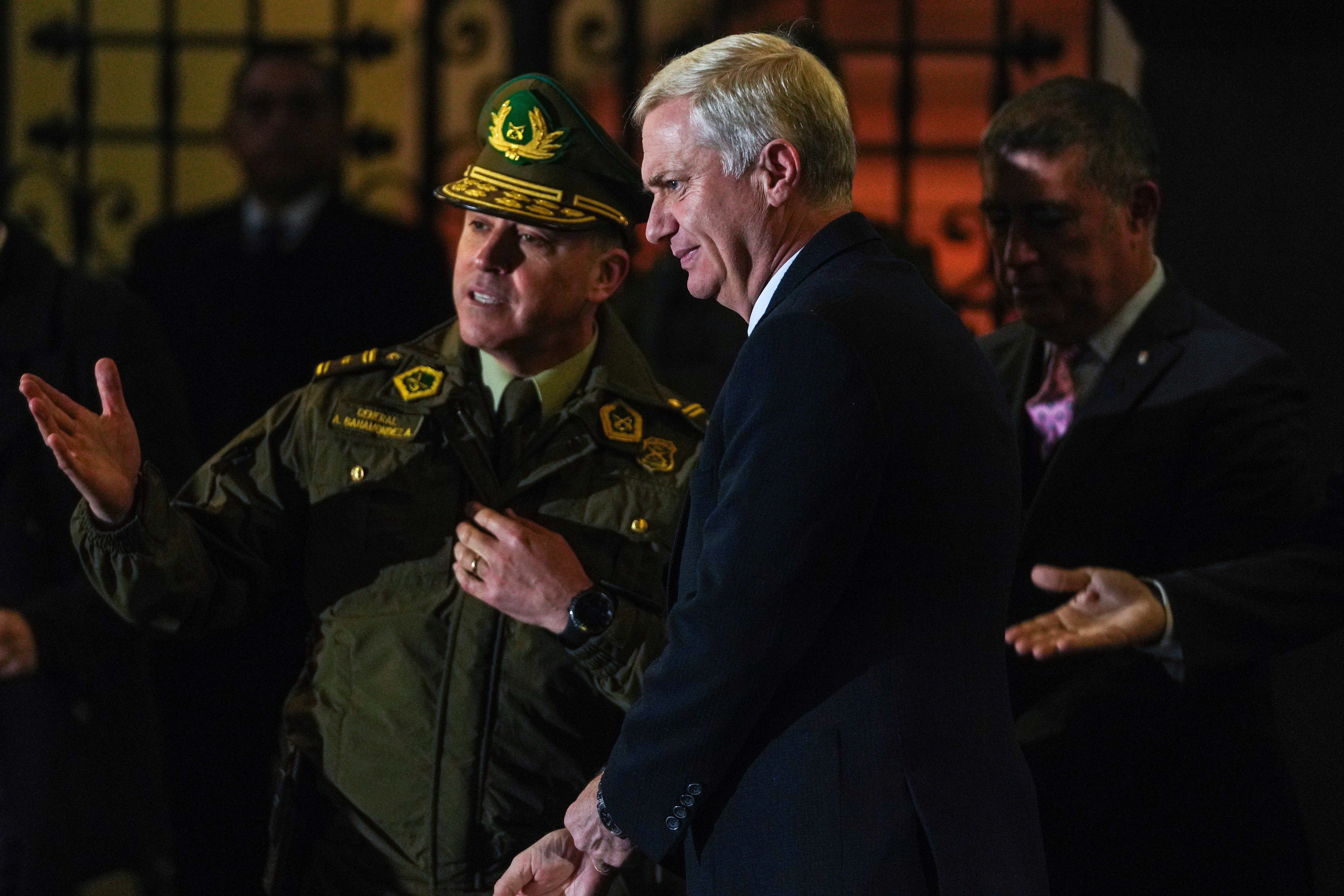 Chile redujo a 17 a&ntilde;os la edad m&iacute;nima para postular a Carabineros
