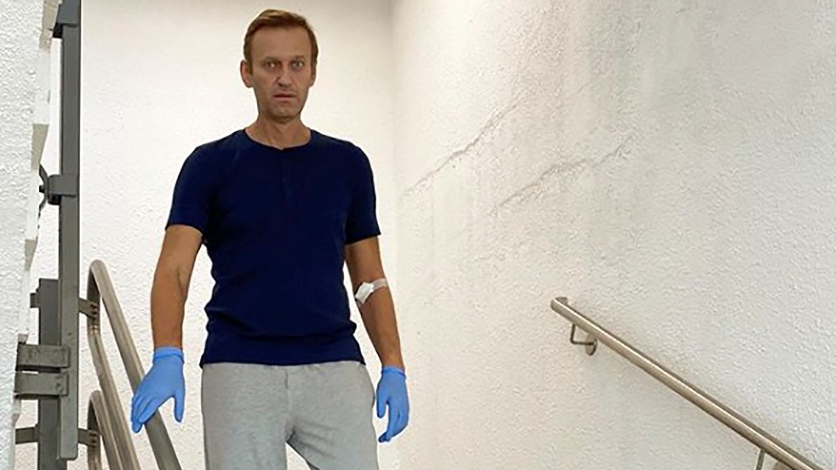 Alexei Navalny en el hospital de Berlín (Courtesy of Instagram @NAVALNY/Social Media vía Reuters)