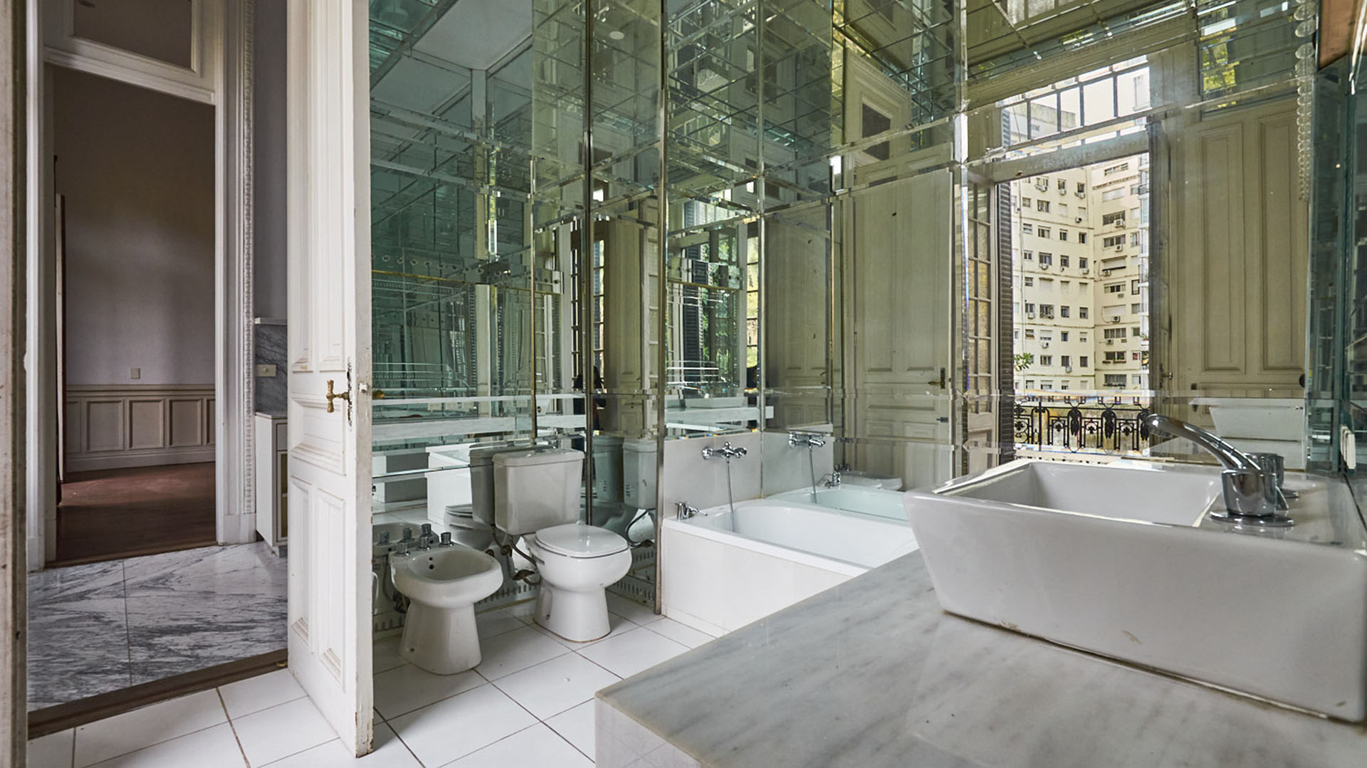 Uno de los baños completamente reformado para la edición de Casa FOA en 2015